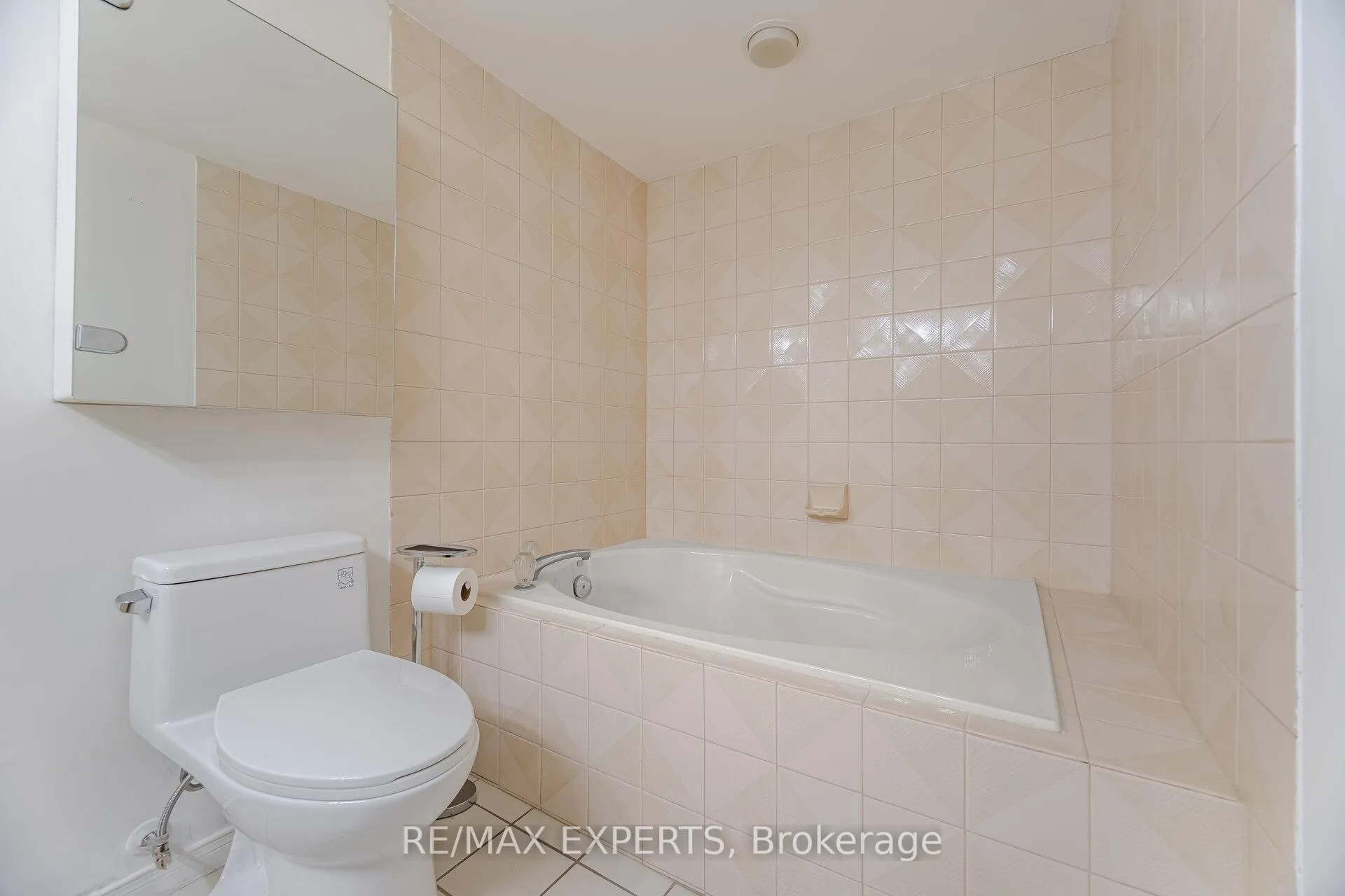 Photo 27 of Unit 305, 100 Arbors Lane, Vaughan, West Woodbridge — HOMEH