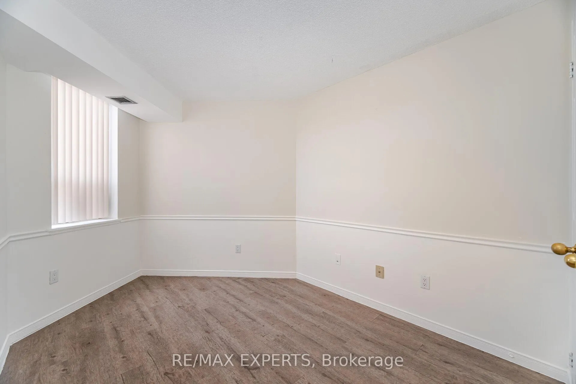 Photo 29 of Unit 305, 100 Arbors Lane, Vaughan, West Woodbridge — HOMEH