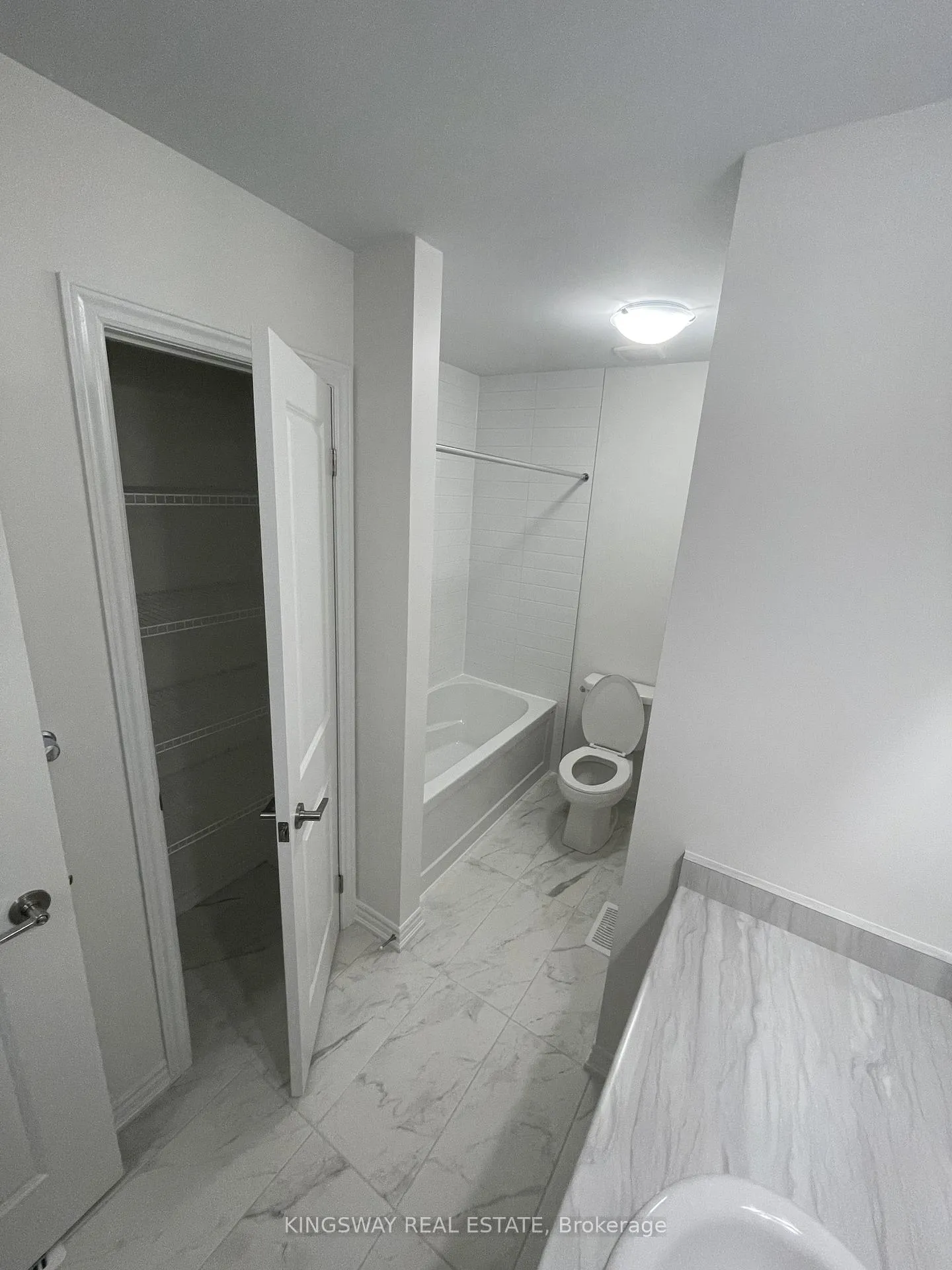Photo 9 of 69 Gemini Drive, Barrie, Rural Barrie Southeast — HOMEH