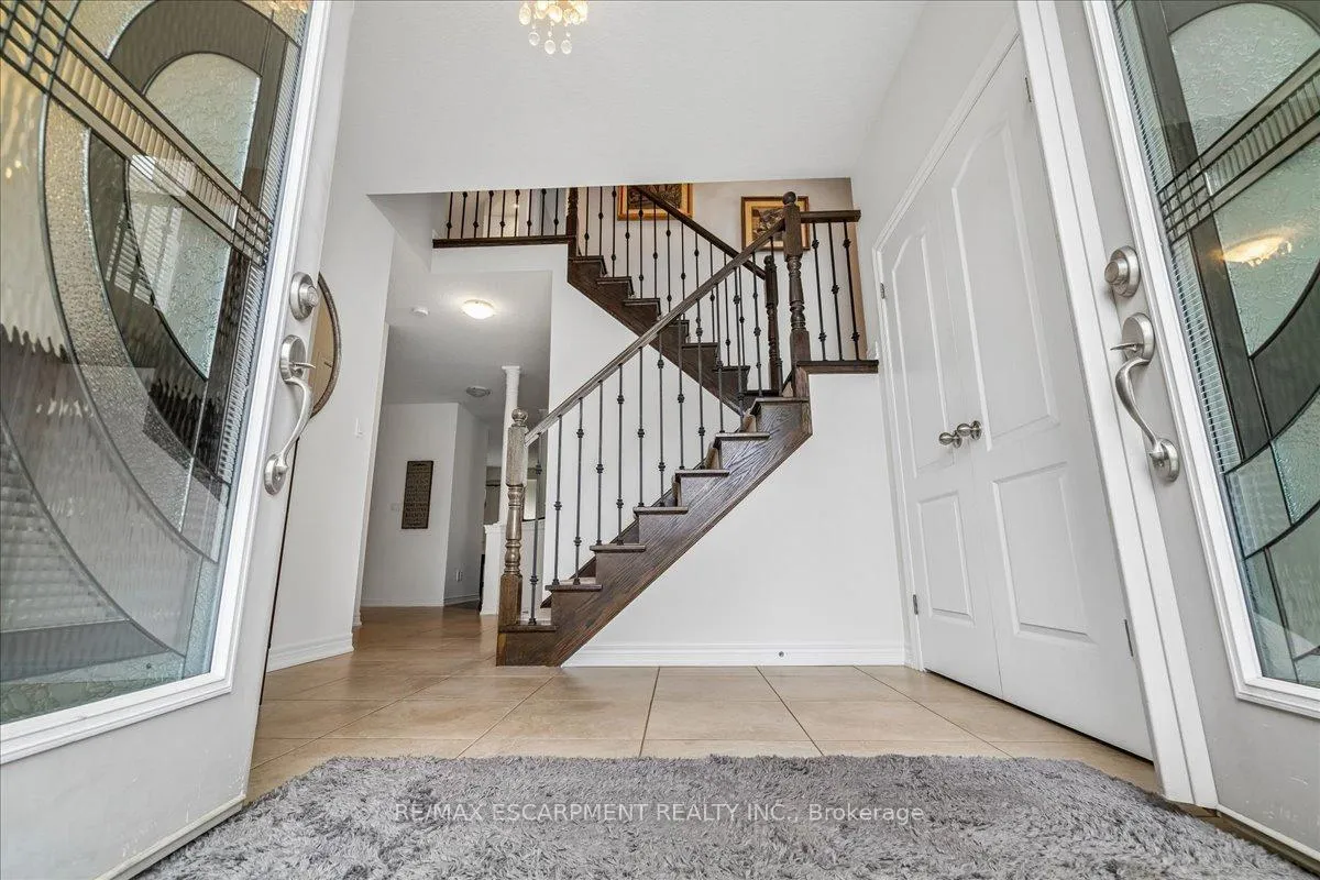 Photo 5 of 204 Vinton Road, Hamilton, Meadowlands — HOMEH