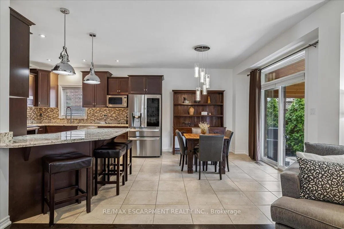 Photo 14 of 204 Vinton Road, Hamilton, Meadowlands — HOMEH