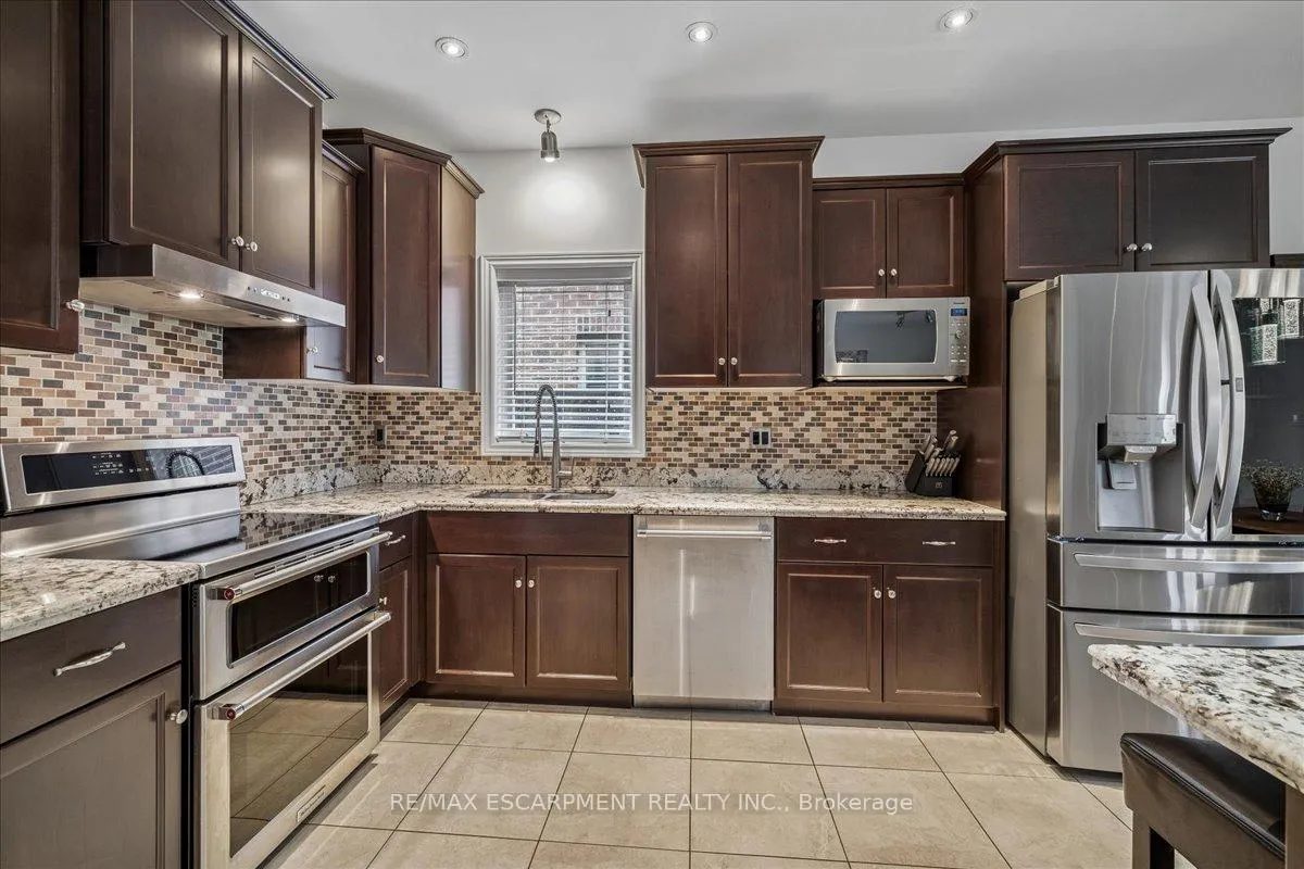 Photo 18 of 204 Vinton Road, Hamilton, Meadowlands — HOMEH