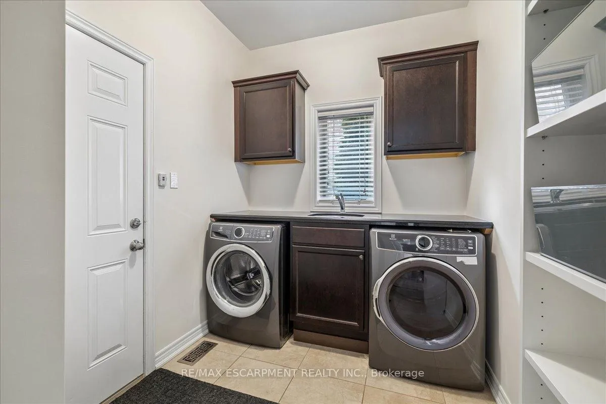 Photo 21 of 204 Vinton Road, Hamilton, Meadowlands — HOMEH