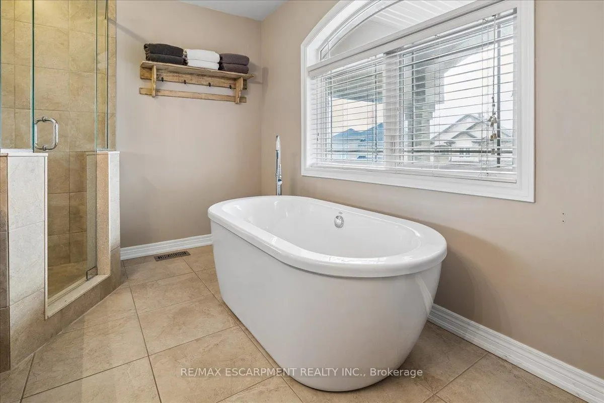 Photo 28 of 204 Vinton Road, Hamilton, Meadowlands — HOMEH
