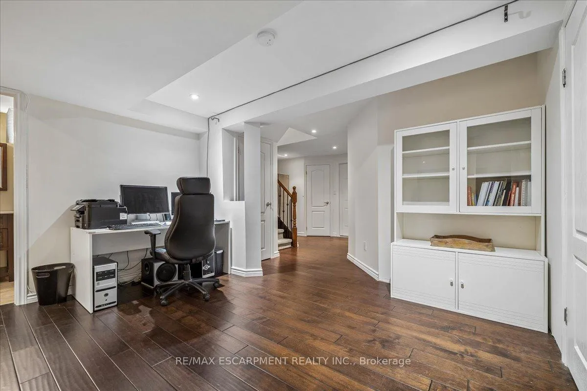 Photo 37 of 204 Vinton Road, Hamilton, Meadowlands — HOMEH