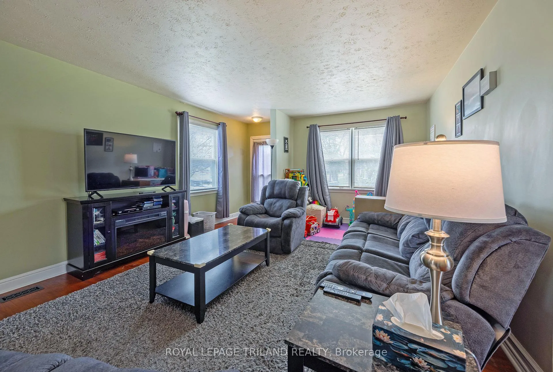 Photo 7 of 570 Elm Street, St. Thomas — HOMEH