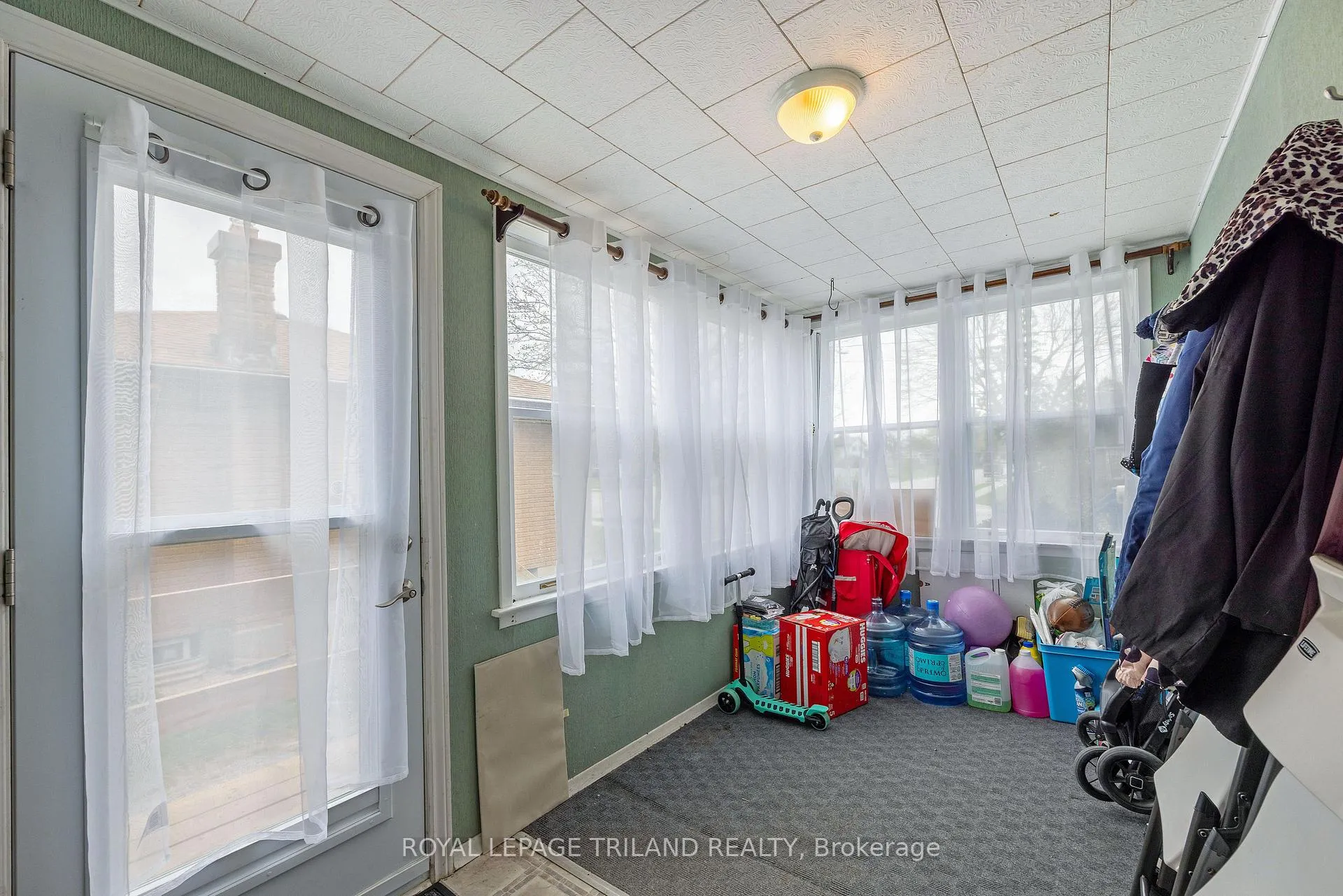 Photo 11 of 570 Elm Street, St. Thomas — HOMEH