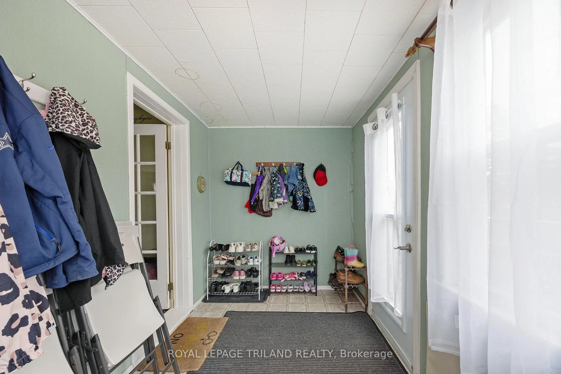 Photo 13 of 570 Elm Street, St. Thomas — HOMEH