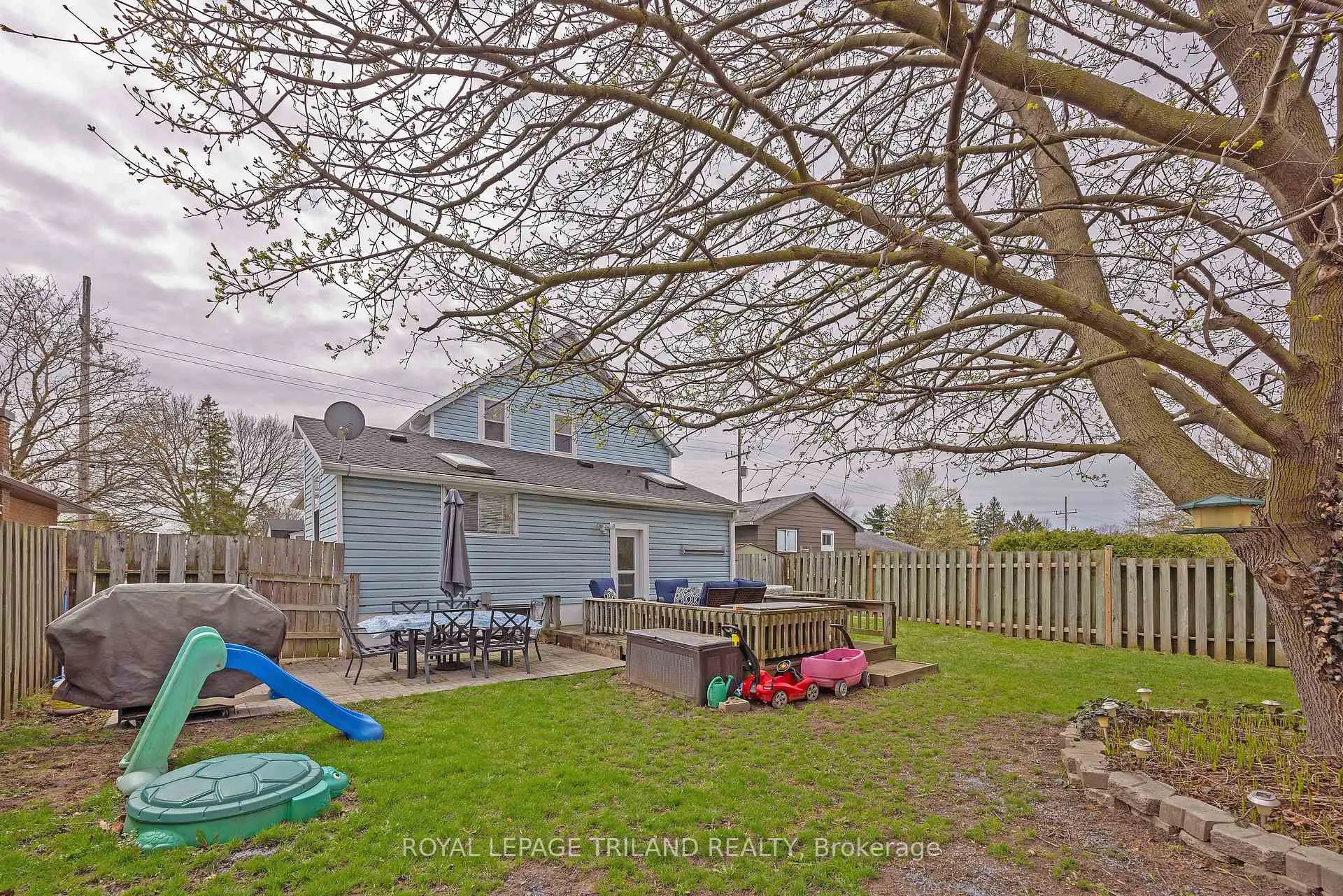 Photo 26 of 570 Elm Street, St. Thomas — HOMEH