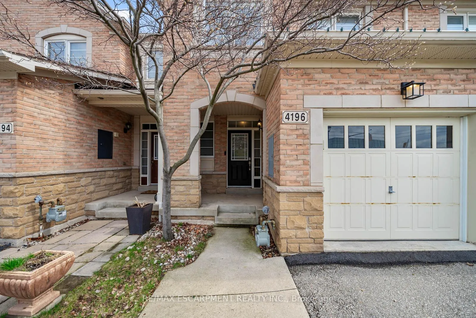 Photo 3 of 4196 Rawlins Common, Burlington, Rose — HOMEH