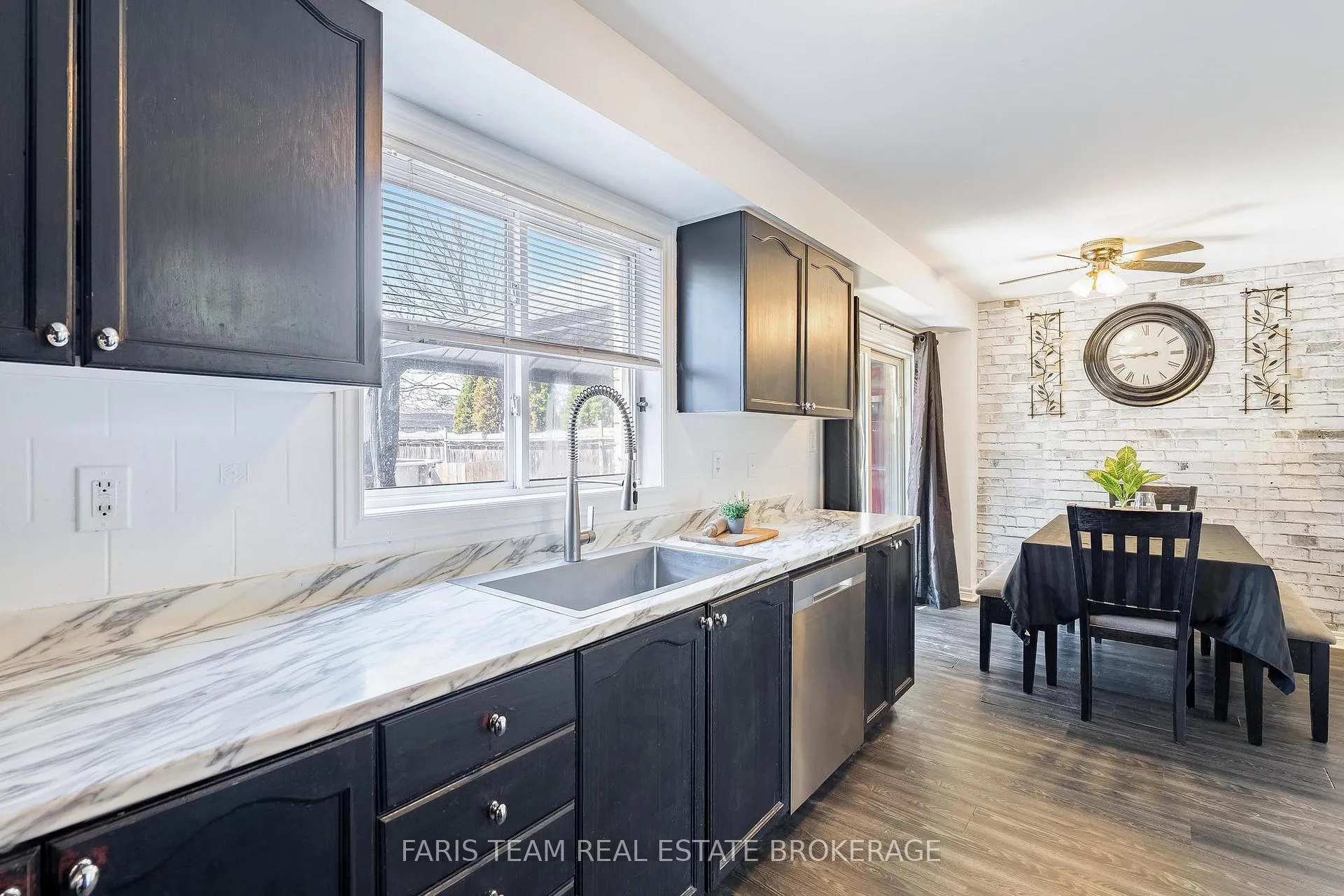 Photo 6 of 203 Thrushwood Drive, Barrie, 400 West — HOMEH