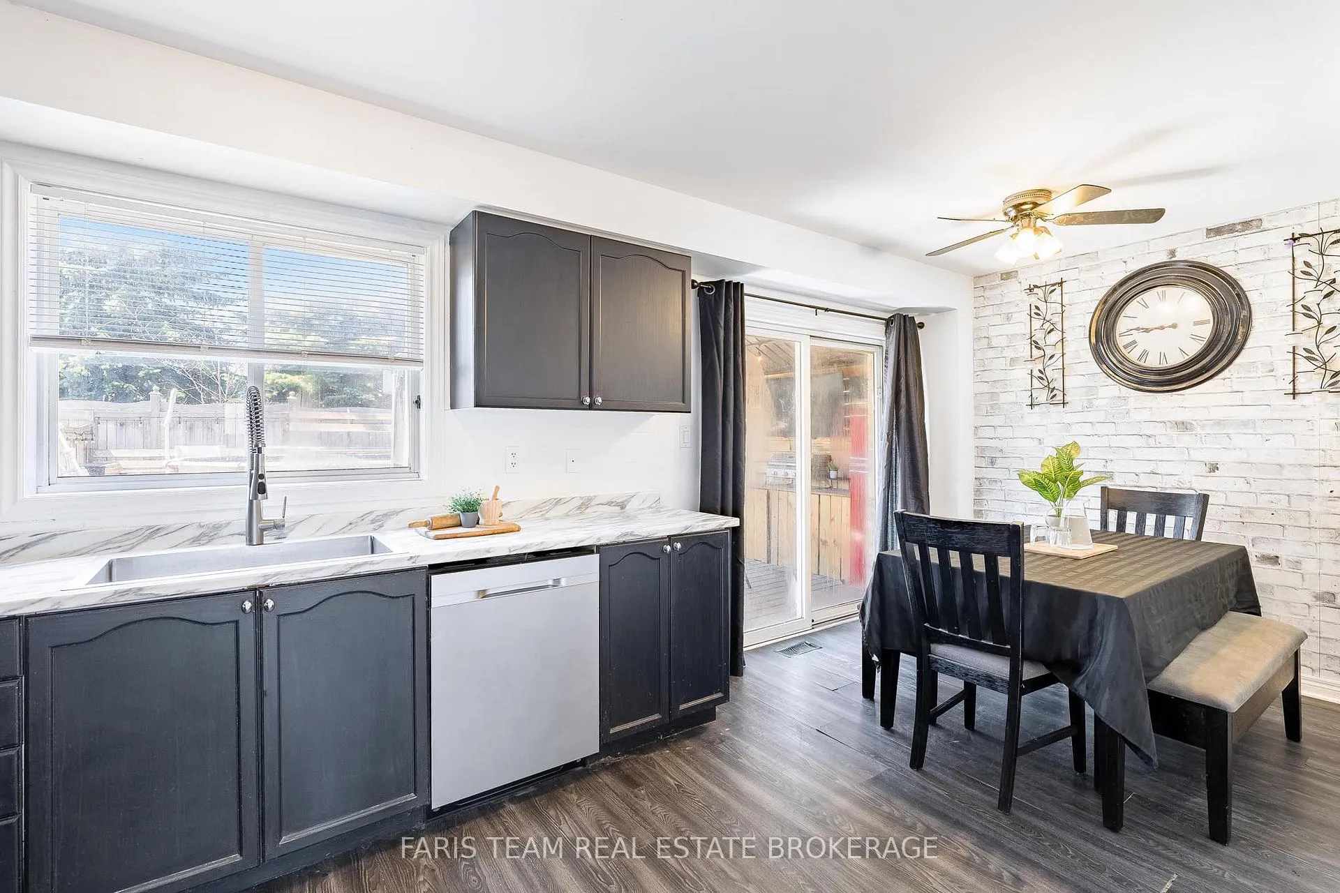 Photo 7 of 203 Thrushwood Drive, Barrie, 400 West — HOMEH