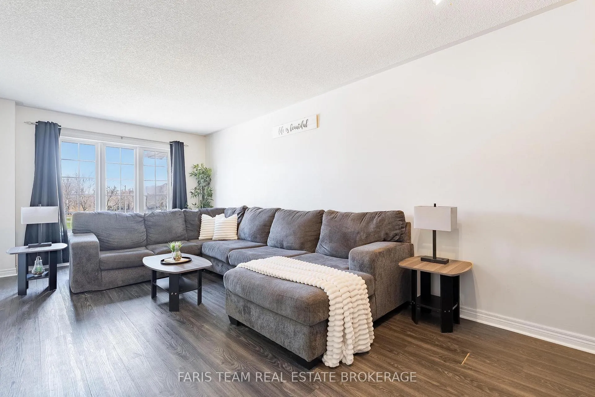 Photo 10 of 203 Thrushwood Drive, Barrie, 400 West — HOMEH