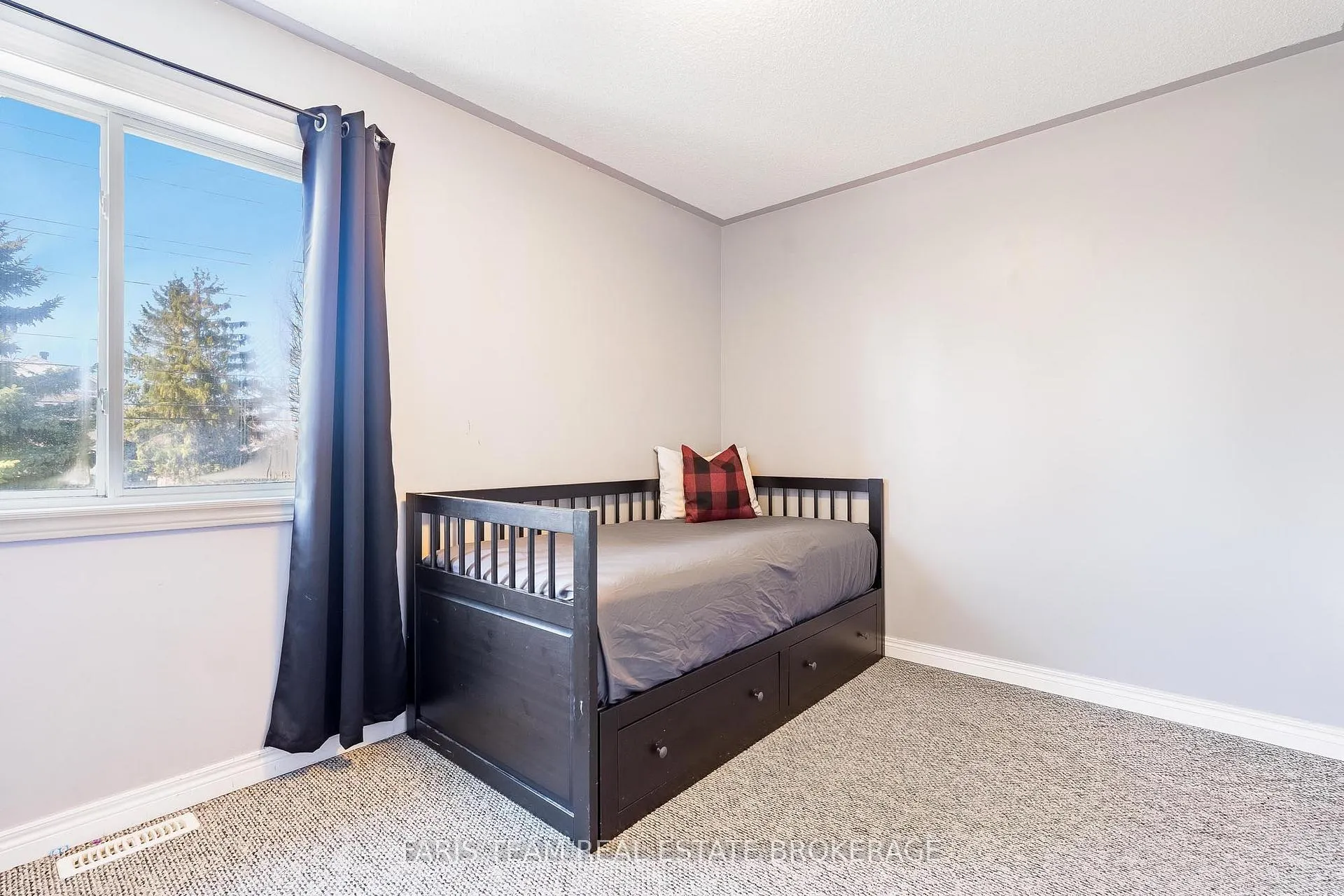 Photo 17 of 203 Thrushwood Drive, Barrie, 400 West — HOMEH
