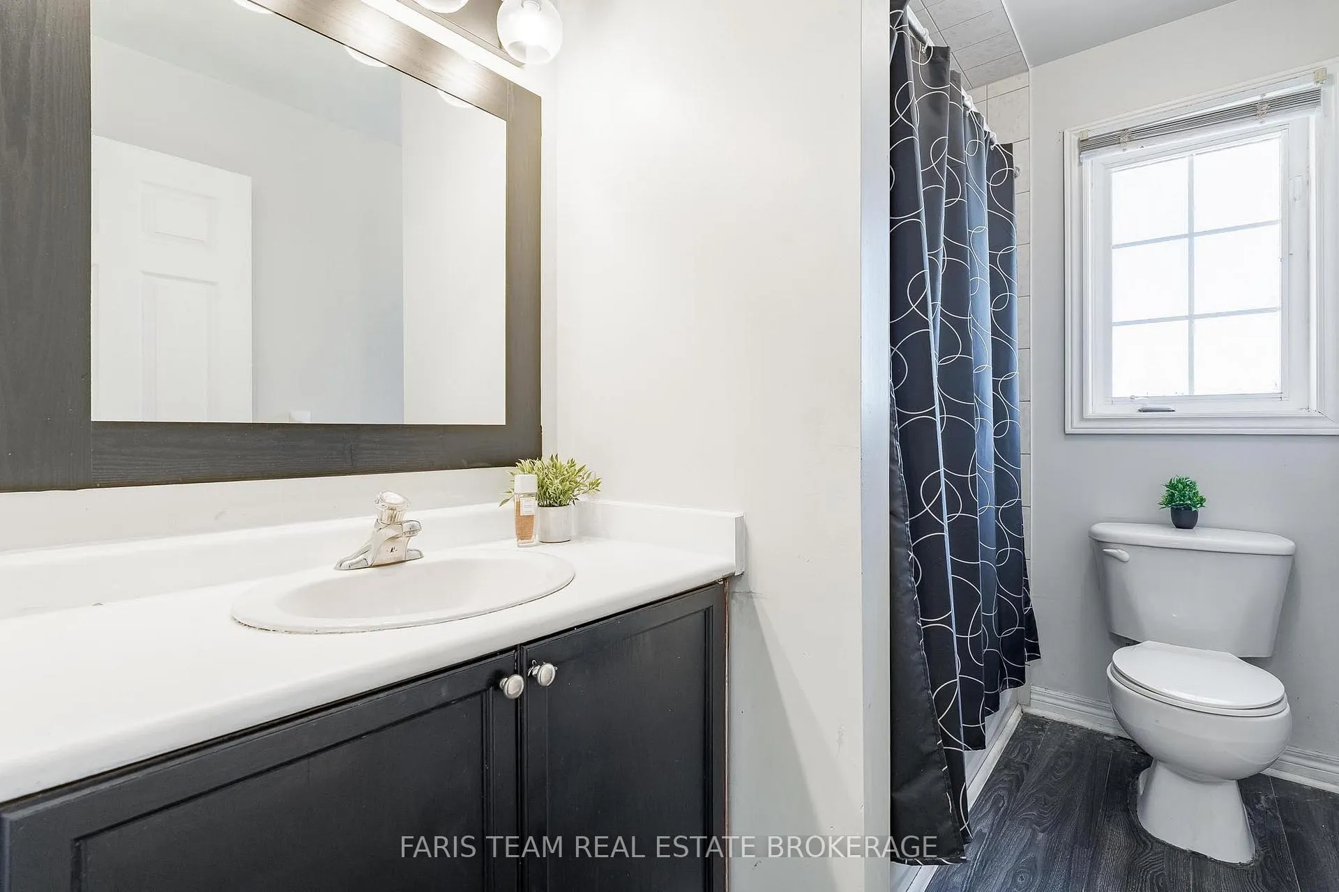 Photo 18 of 203 Thrushwood Drive, Barrie, 400 West — HOMEH