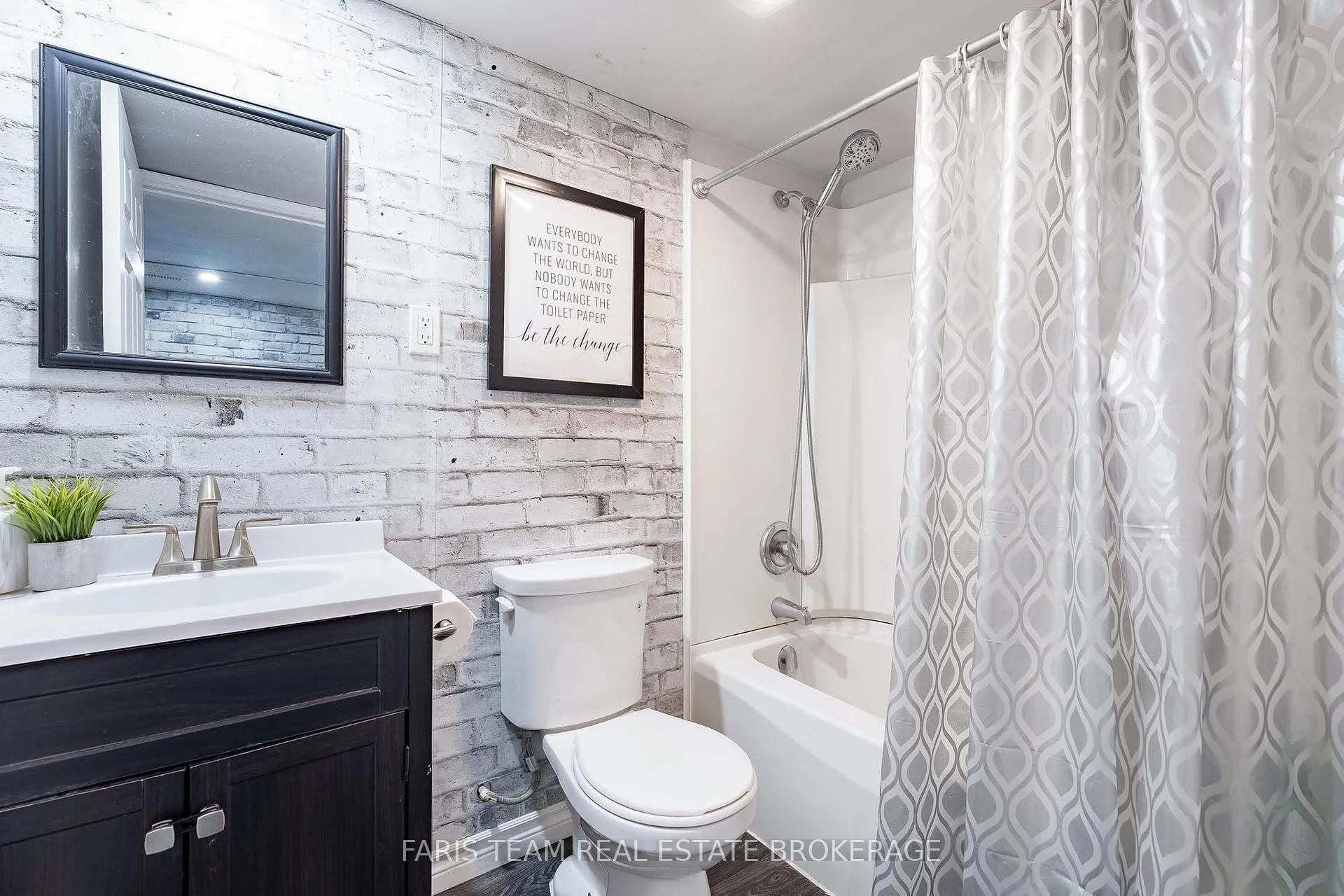 Photo 23 of 203 Thrushwood Drive, Barrie, 400 West — HOMEH