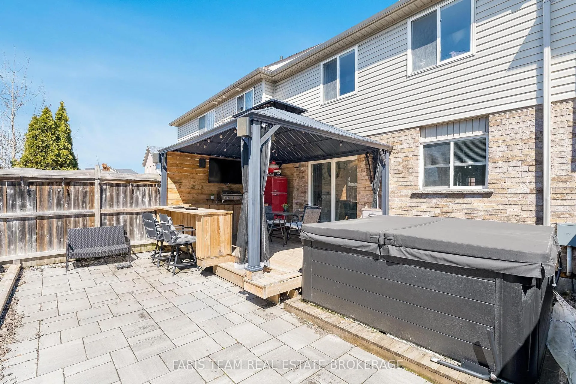 Photo 27 of 203 Thrushwood Drive, Barrie, 400 West — HOMEH