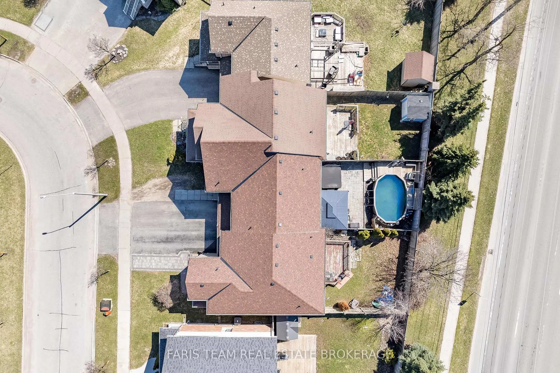 Photo 29 of 203 Thrushwood Drive, Barrie, 400 West — HOMEH