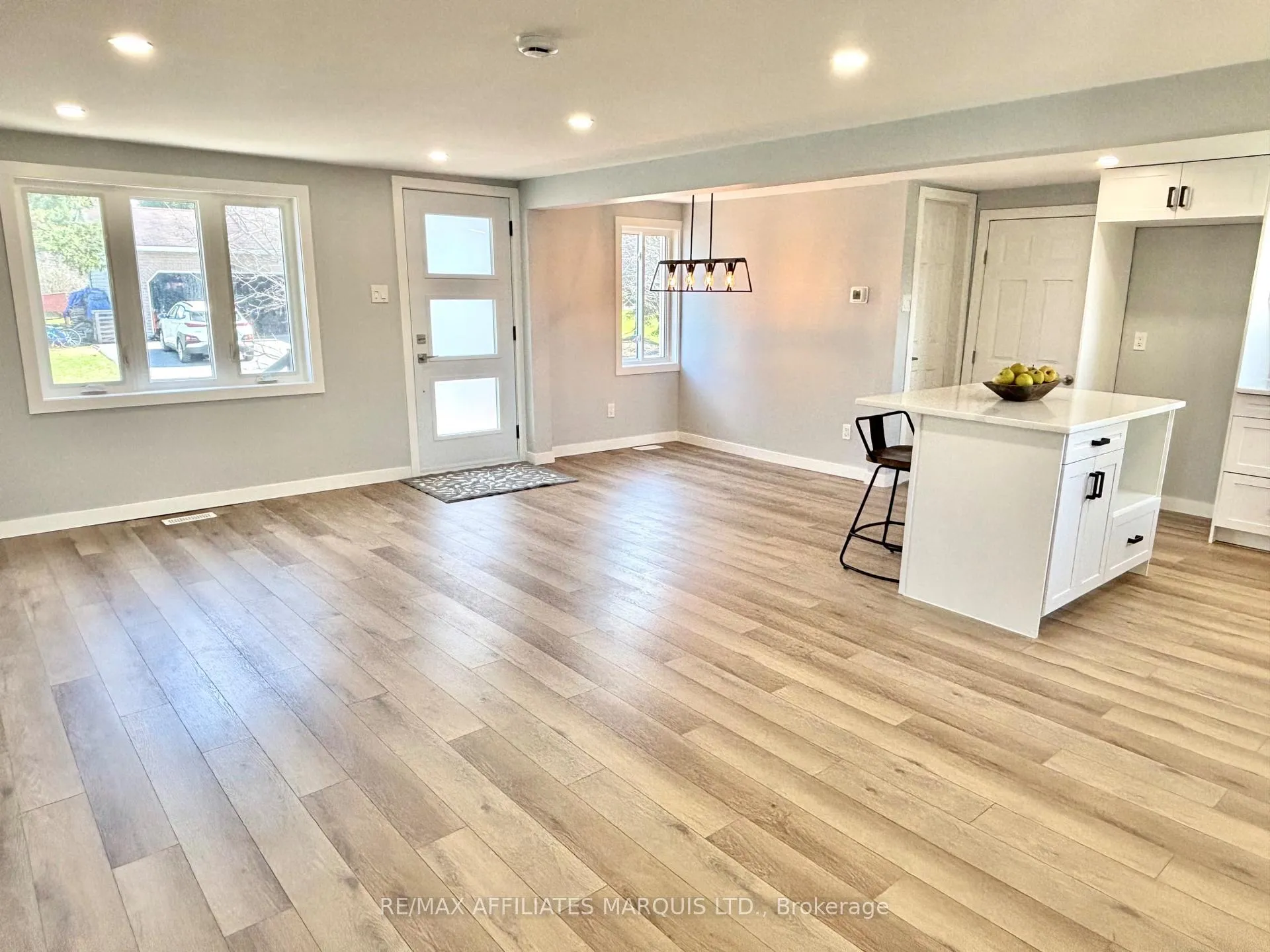 Photo 4 of 19 Alexander Street W, North Glengarry, Maxville — HOMEH