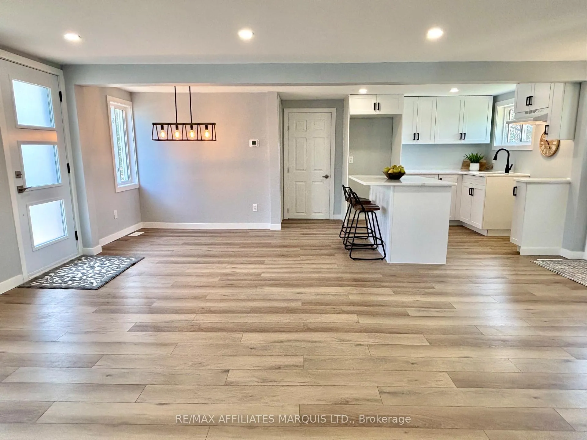 Photo 5 of 19 Alexander Street W, North Glengarry, Maxville — HOMEH
