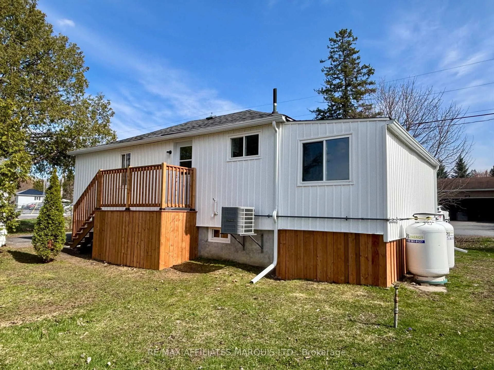 Photo 21 of 19 Alexander Street W, North Glengarry, Maxville — HOMEH
