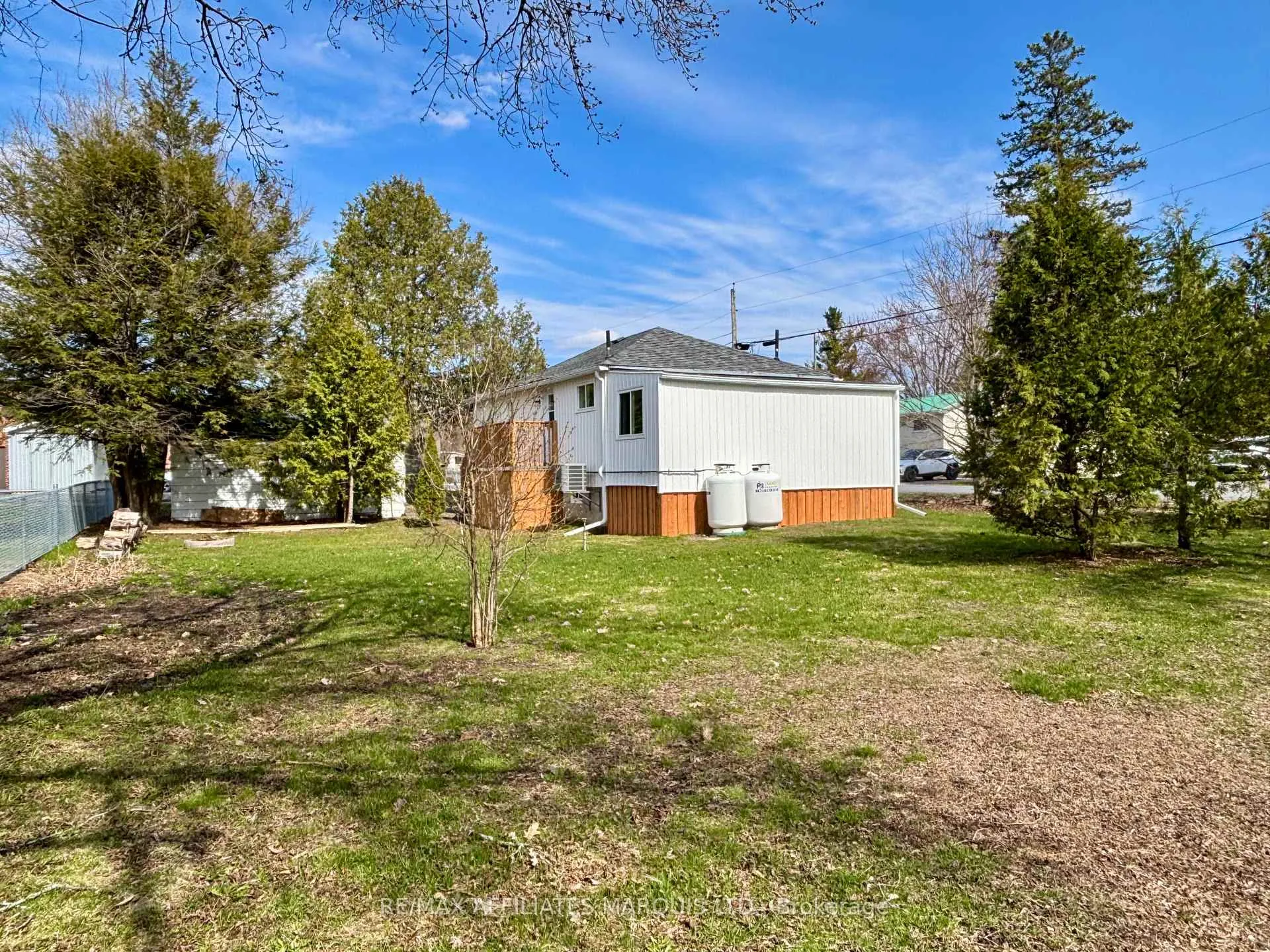 Photo 24 of 19 Alexander Street W, North Glengarry, Maxville — HOMEH