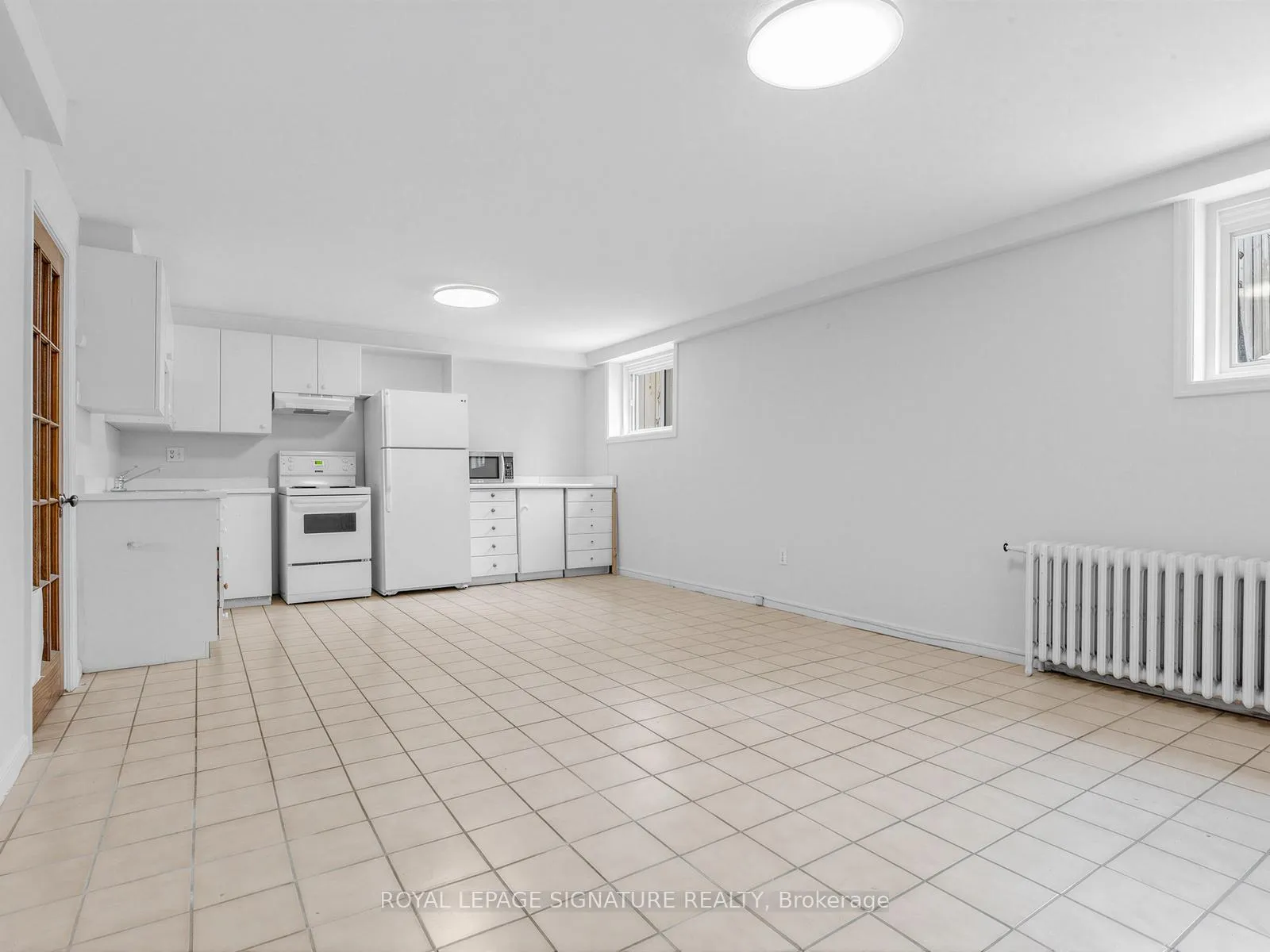 Photo 5 of Unit Lower, 19 Warwick Avenue, Toronto, Humewood-Cedarvale — HOMEH