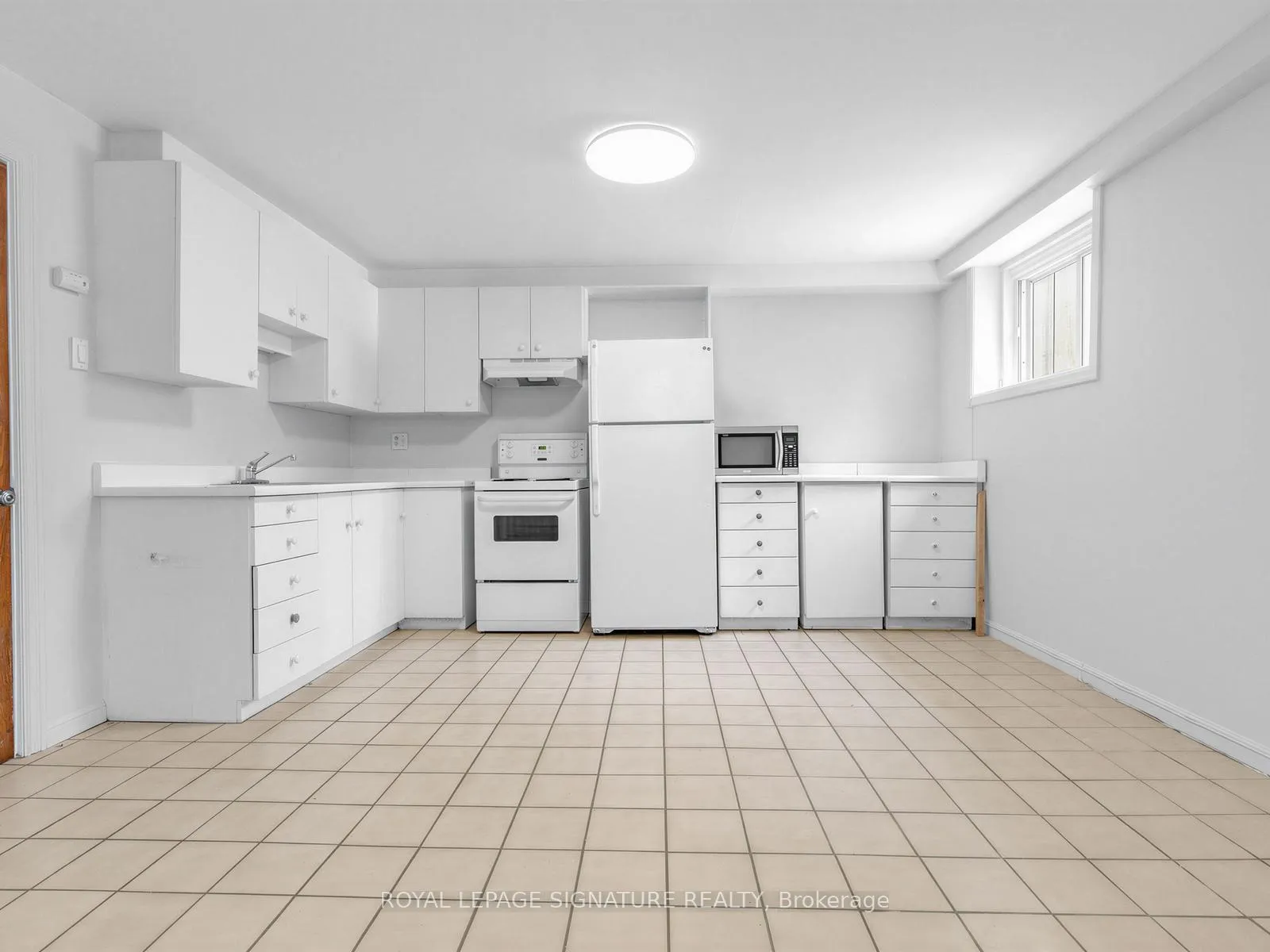 Photo 9 of Unit Lower, 19 Warwick Avenue, Toronto, Humewood-Cedarvale — HOMEH