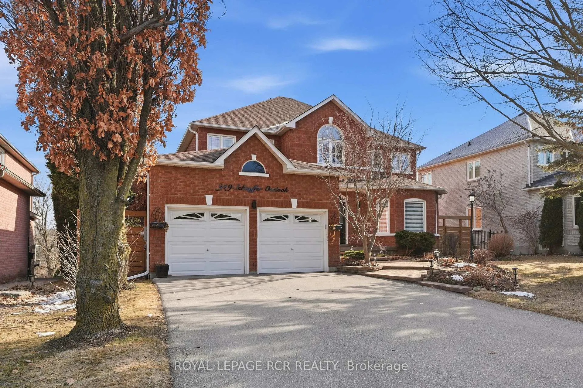 Photo 1 of 919 Schaeffer Outlook, Newmarket, Stonehaven-Wyndham — HOMEH
