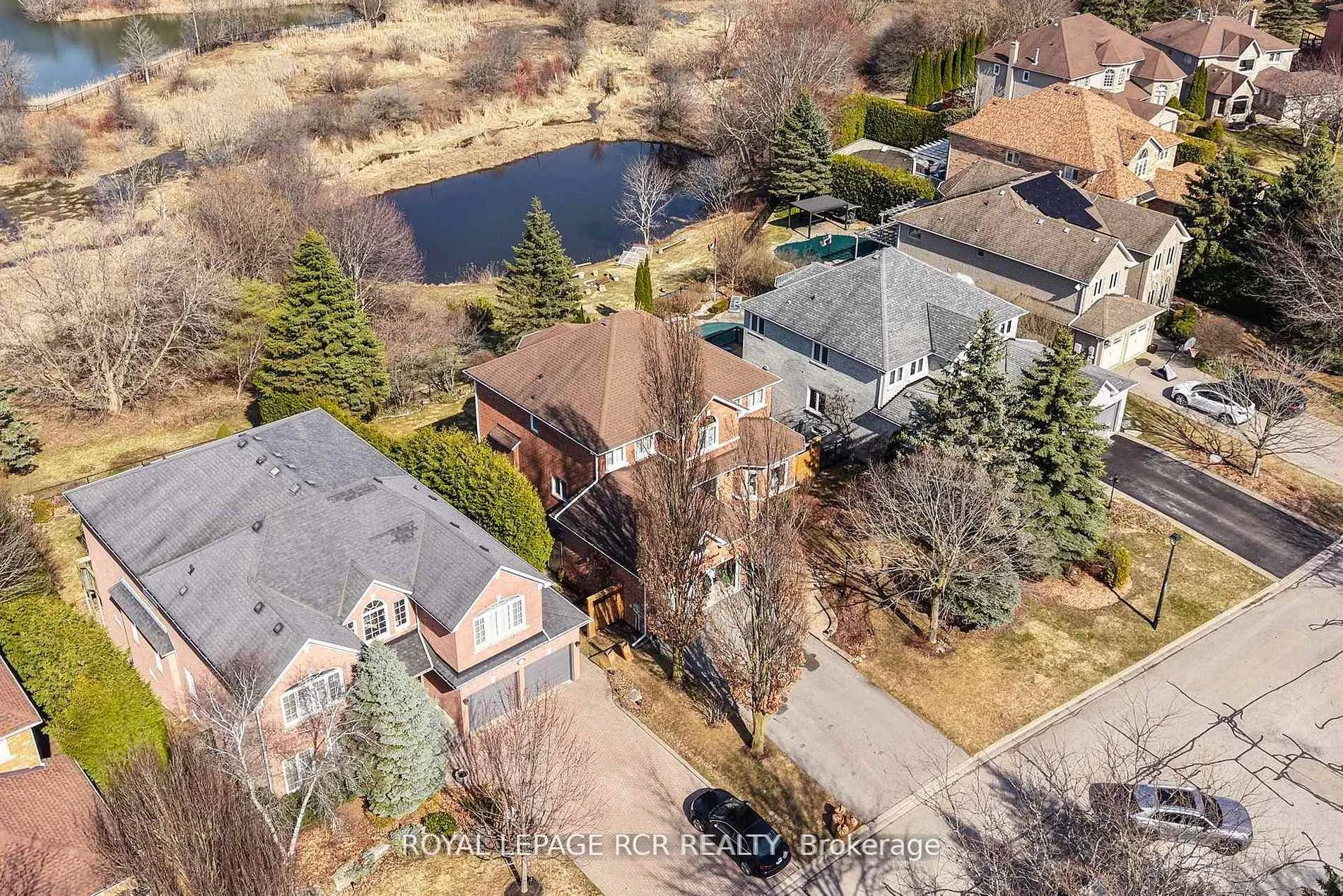 Photo 2 of 919 Schaeffer Outlook, Newmarket, Stonehaven-Wyndham — HOMEH