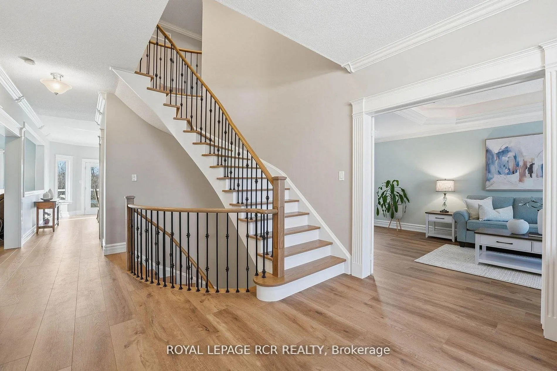 Photo 6 of 919 Schaeffer Outlook, Newmarket, Stonehaven-Wyndham — HOMEH