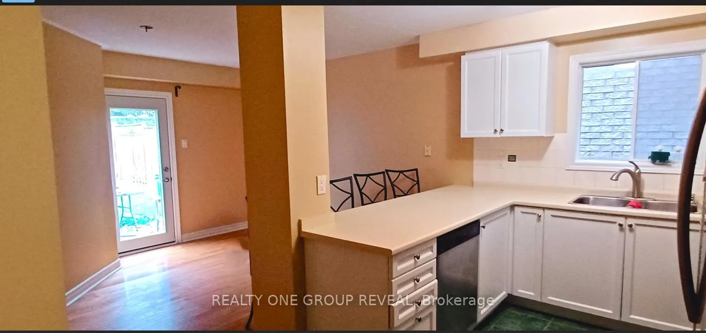 Photo 3 of 735 Swan Place, Pickering, Amberlea — HOMEH