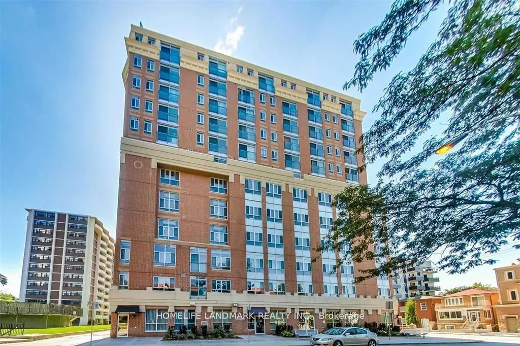 Front of Unit 1001, 15 Maplewood Avenue