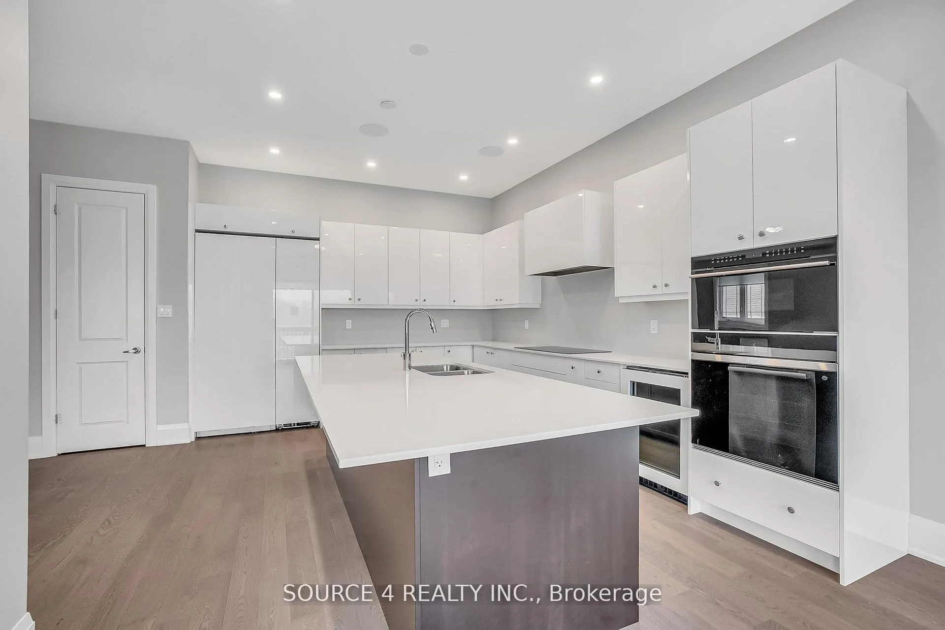 Photo 10 of 522 Kleinburg Summit Way, Vaughan, Kleinburg — HOMEH