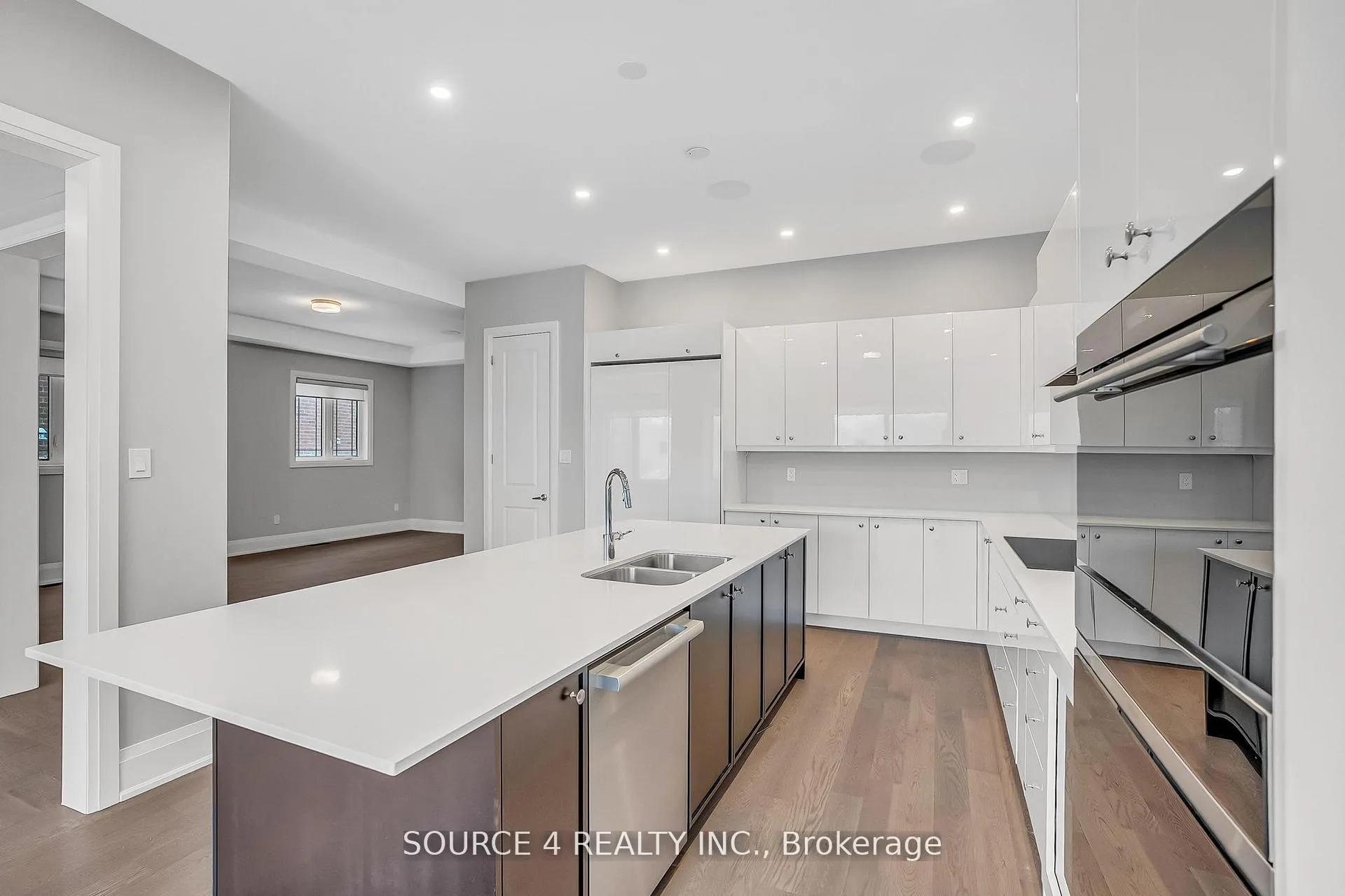 Photo 11 of 522 Kleinburg Summit Way, Vaughan, Kleinburg — HOMEH