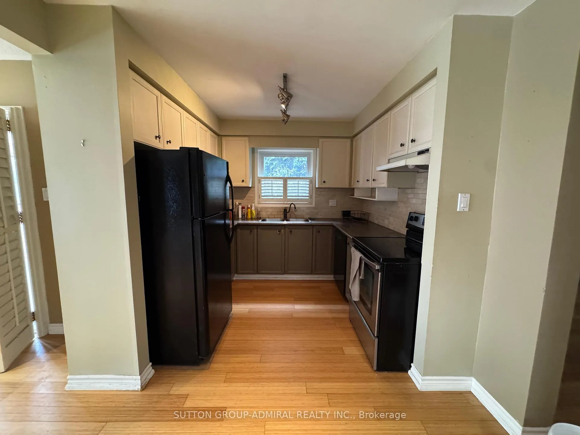 Photo 8 of 27 Dawson Crescent, Aurora, Hills of St Andrew — HOMEH