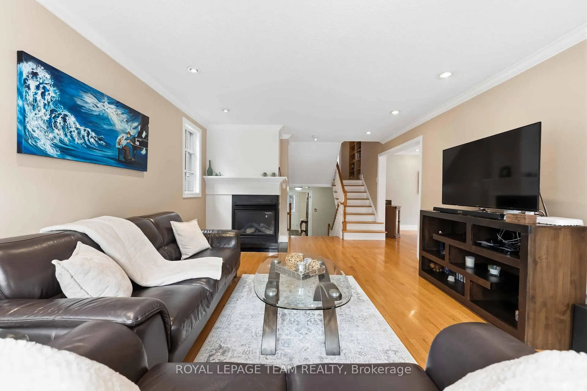 Photo 5 of 19 Hackett Street, Ottawa, Hunt Club Woods — HOMEH