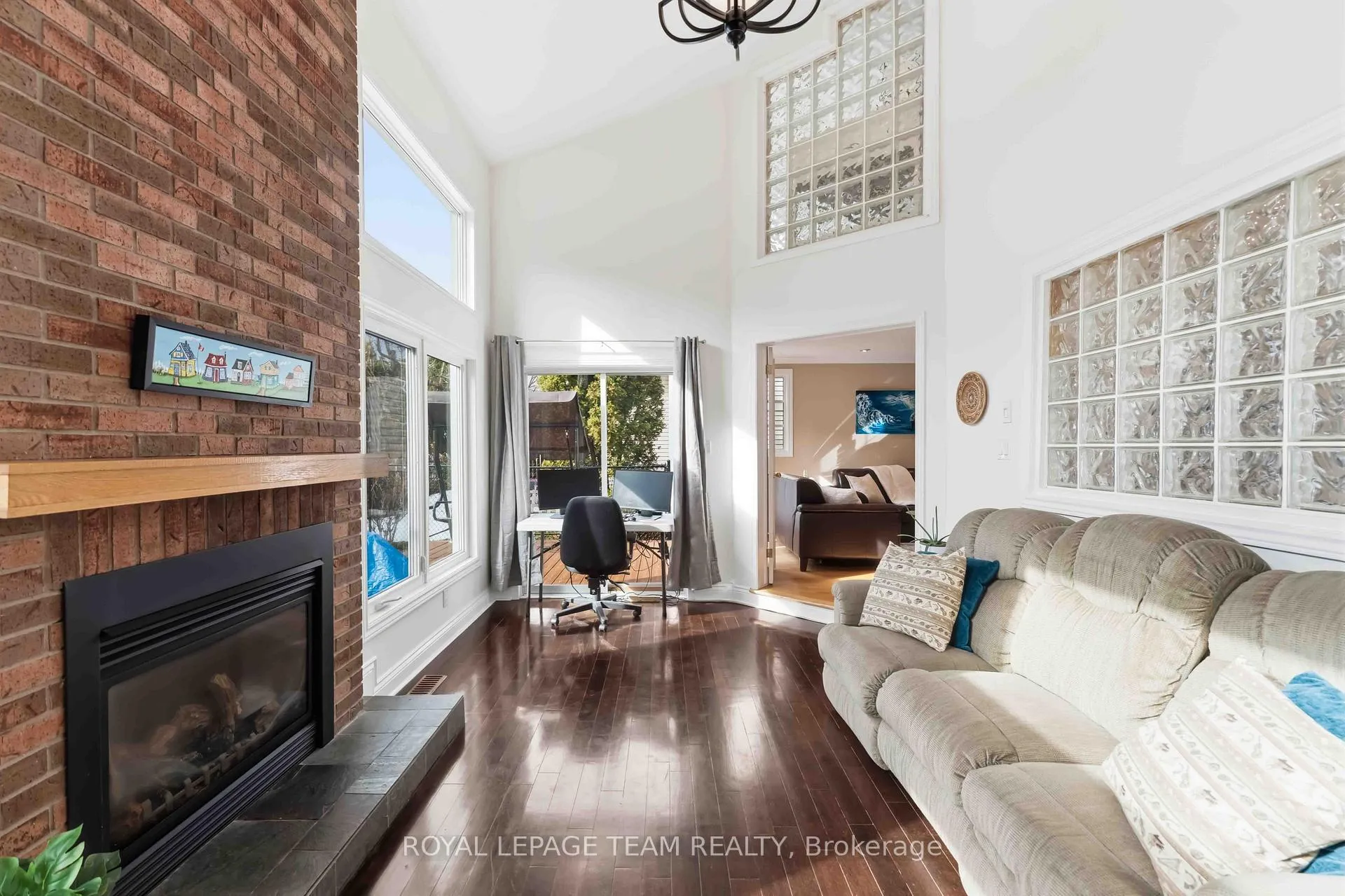 Photo 10 of 19 Hackett Street, Ottawa, Hunt Club Woods — HOMEH