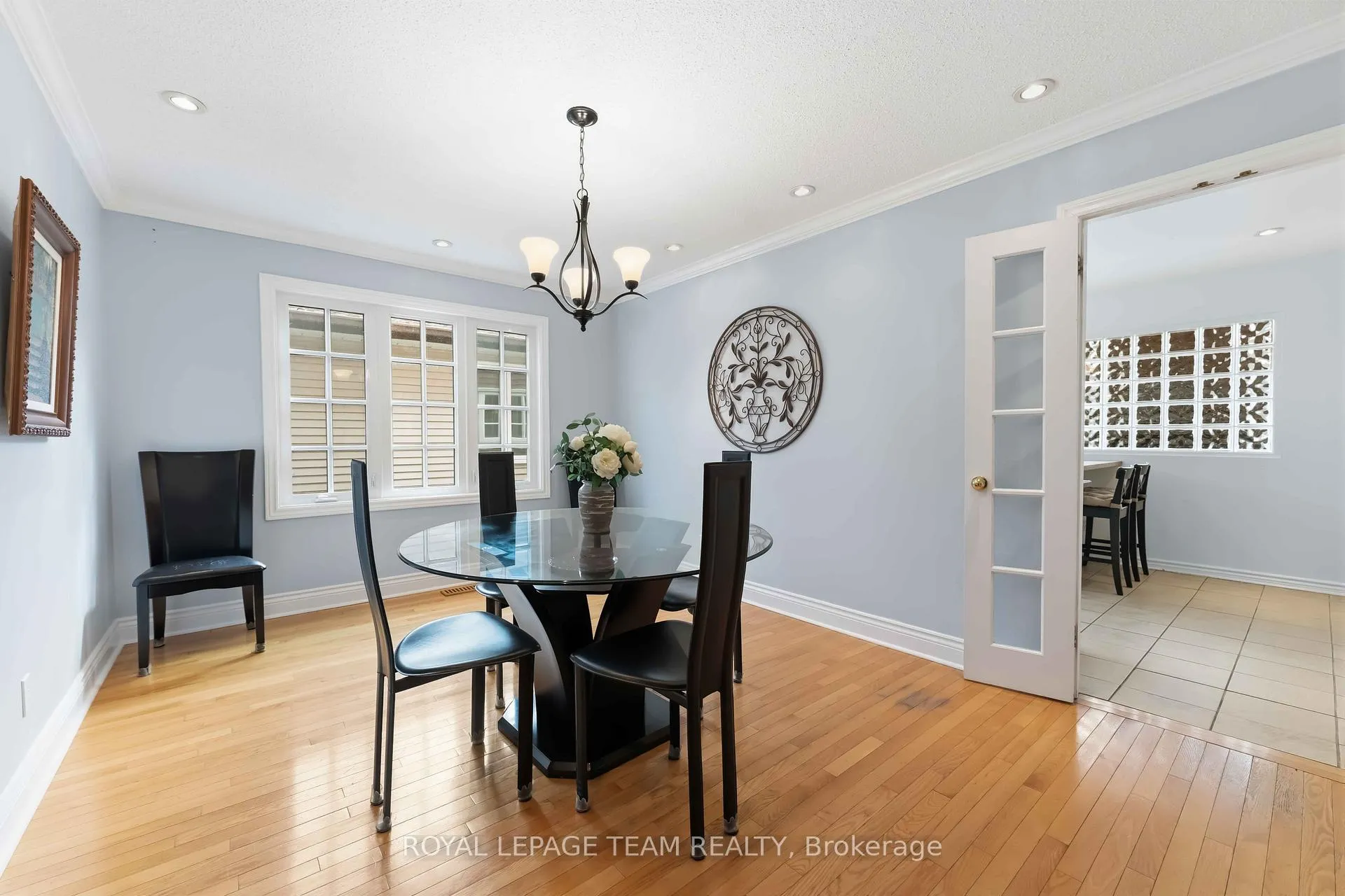 Photo 18 of 19 Hackett Street, Ottawa, Hunt Club Woods — HOMEH