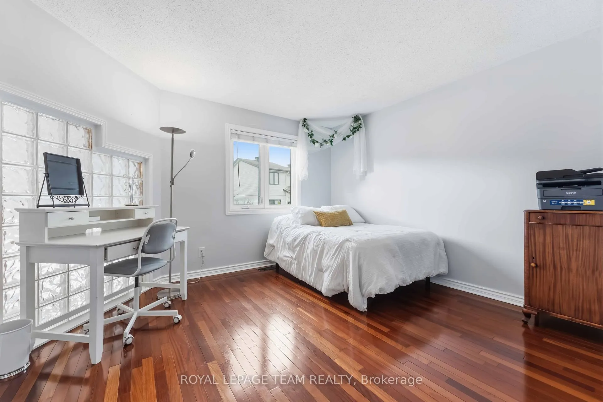 Photo 25 of 19 Hackett Street, Ottawa, Hunt Club Woods — HOMEH