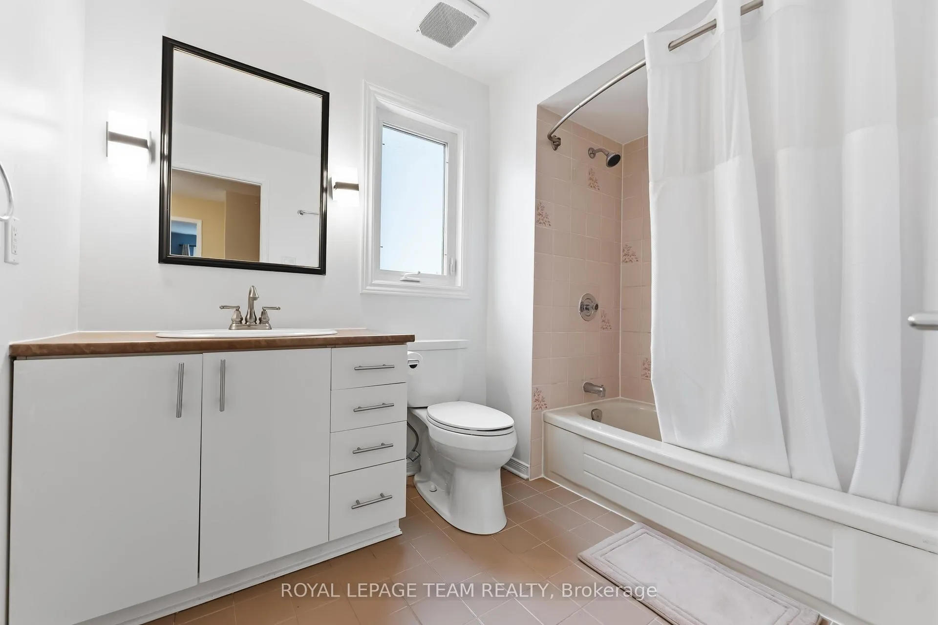 Photo 26 of 19 Hackett Street, Ottawa, Hunt Club Woods — HOMEH
