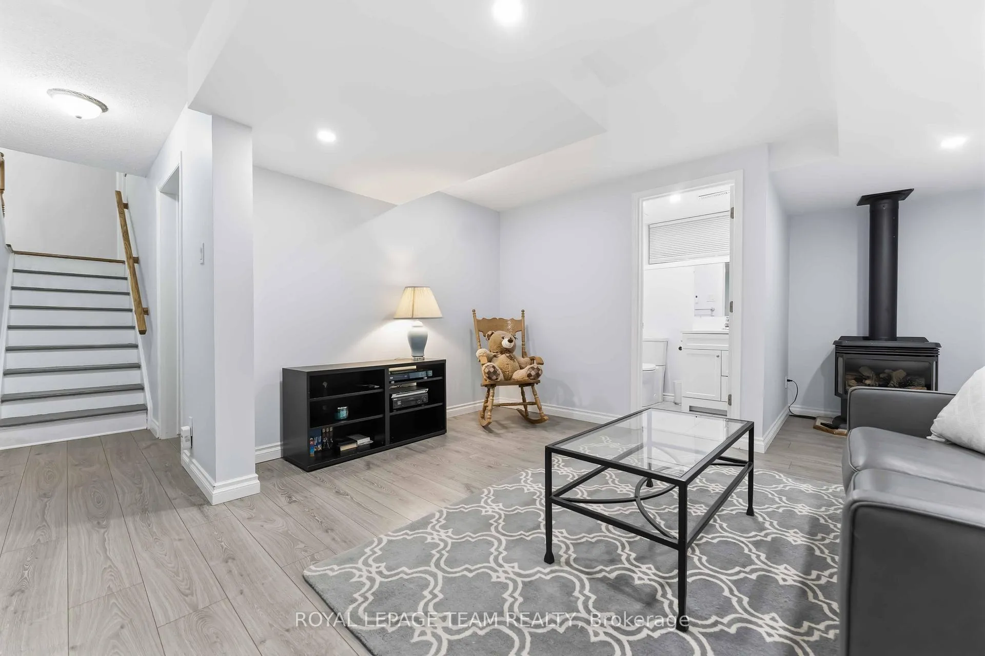 Photo 33 of 19 Hackett Street, Ottawa, Hunt Club Woods — HOMEH