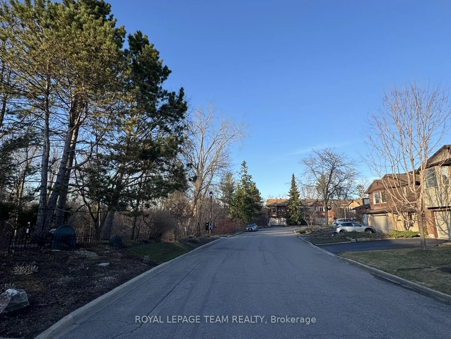 Photo 38 of 19 Hackett Street, Ottawa, Hunt Club Woods — HOMEH