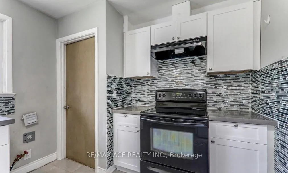 Photo 4 of Unit Main, 482 Nipigon Street, Oshawa, McLaughlin — HOMEH