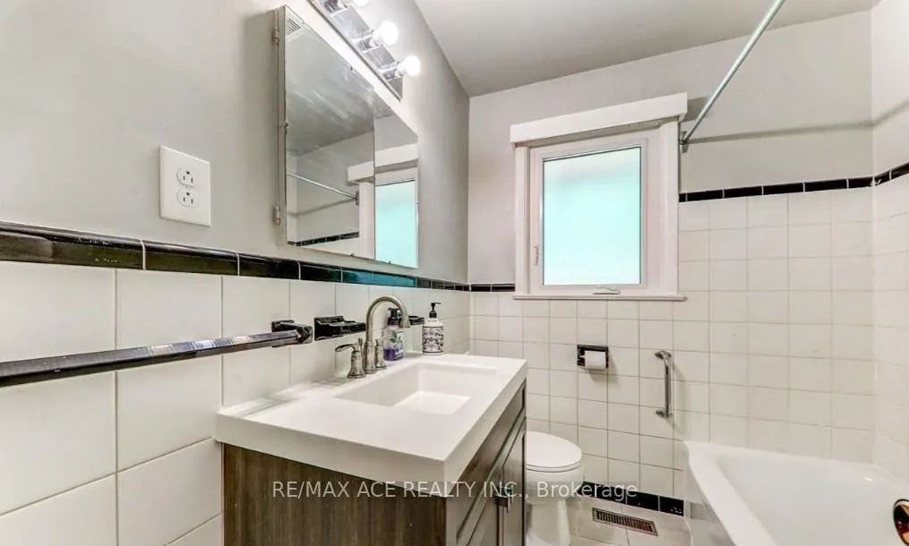 Photo 11 of Unit Main, 482 Nipigon Street, Oshawa, McLaughlin — HOMEH