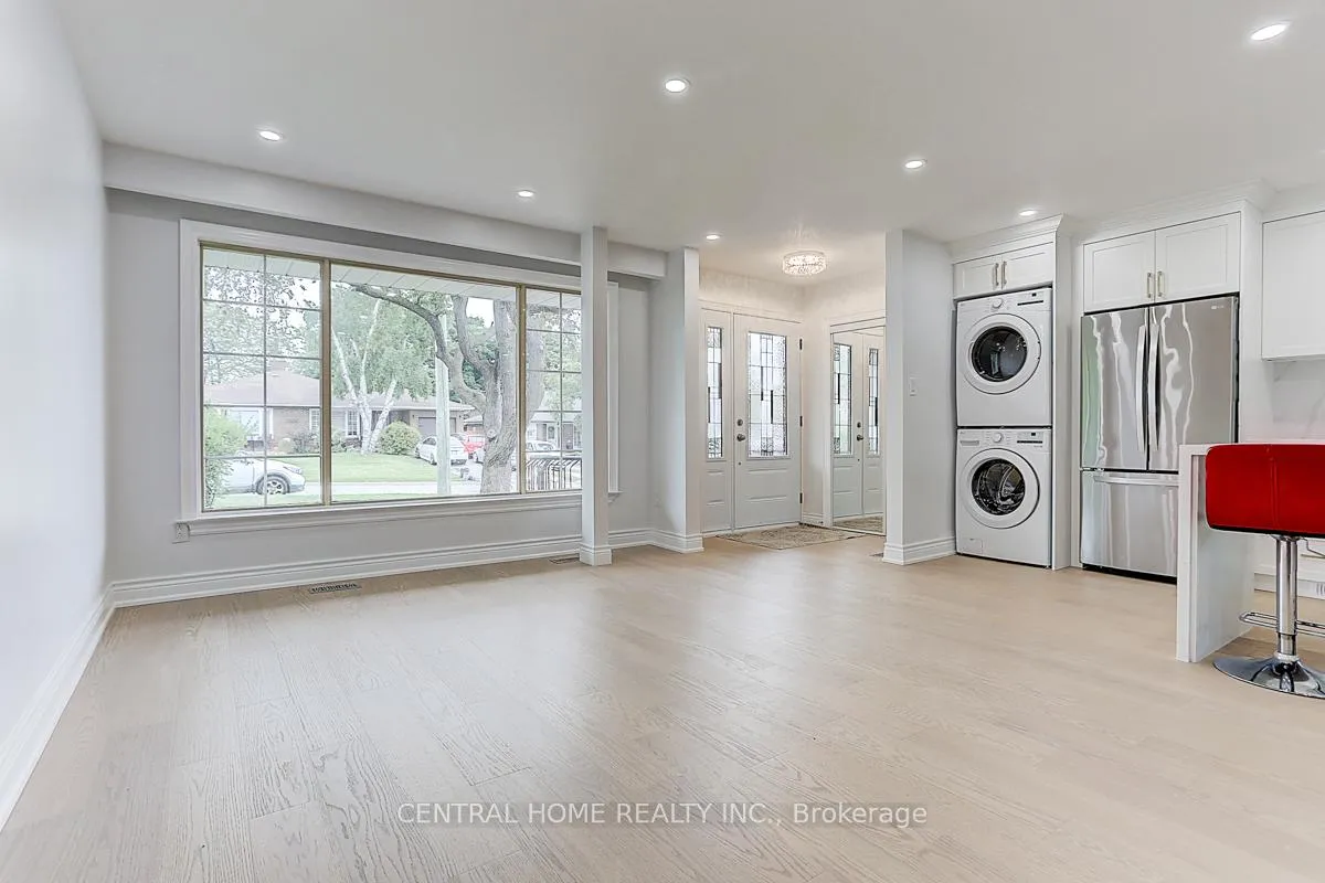 Photo 2 of Unit Main, 40 Sherwood Forest Drive, Markham, Bullock — HOMEH