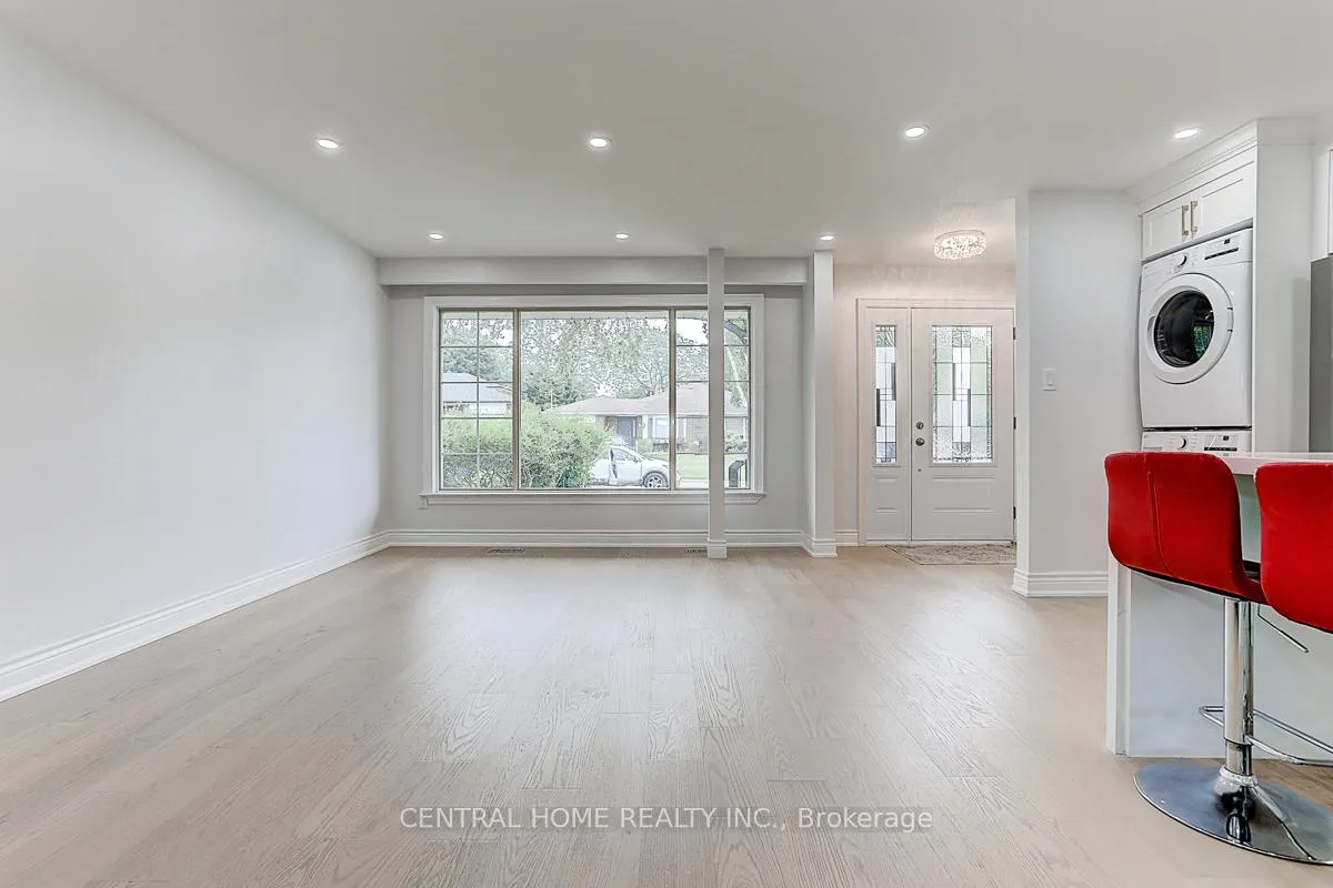 Photo 3 of Unit Main, 40 Sherwood Forest Drive, Markham, Bullock — HOMEH