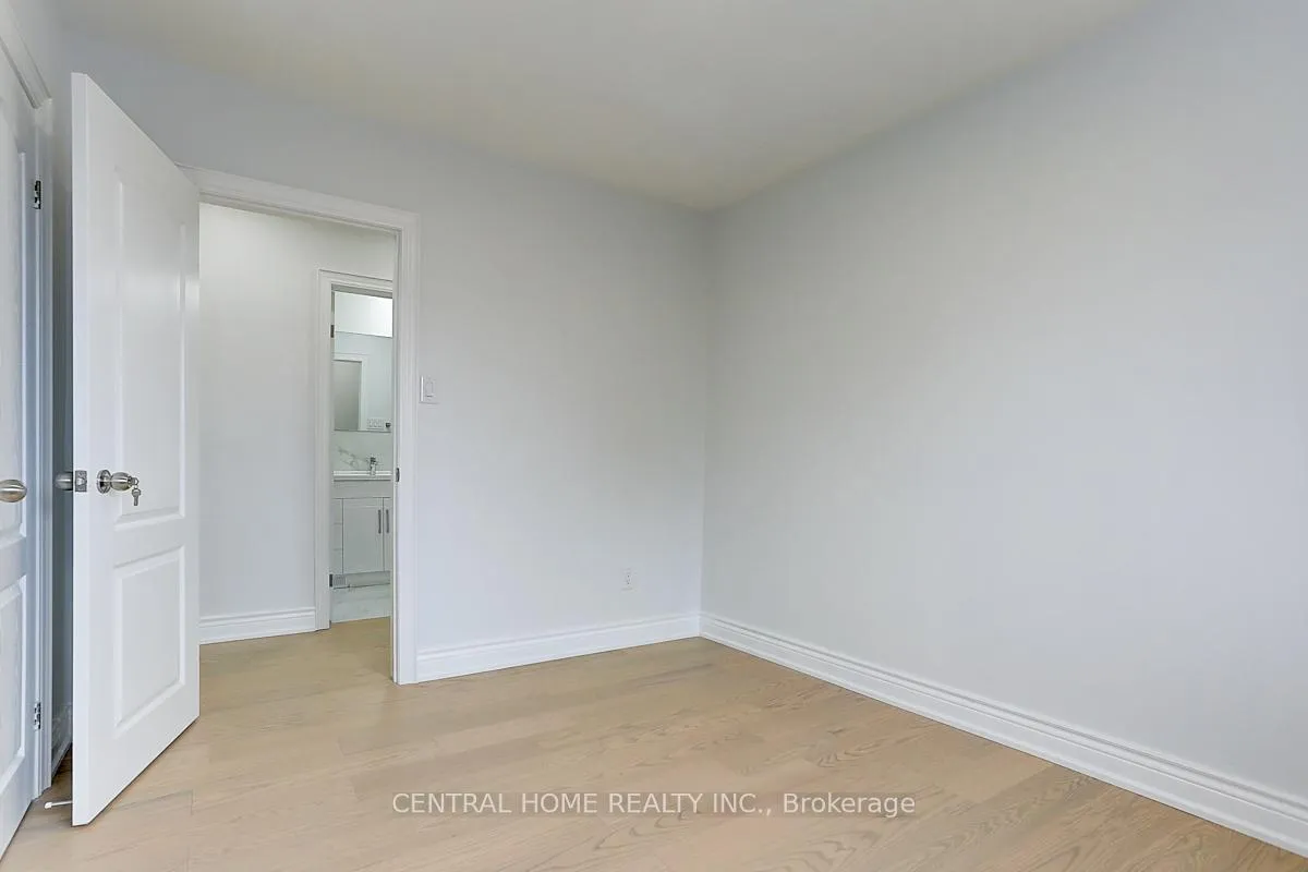 Photo 16 of Unit Main, 40 Sherwood Forest Drive, Markham, Bullock — HOMEH