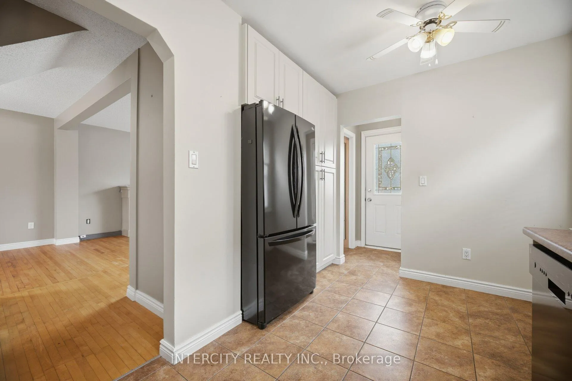 Photo 18 of 49 McCaul Street, Brampton, Brampton North — HOMEH