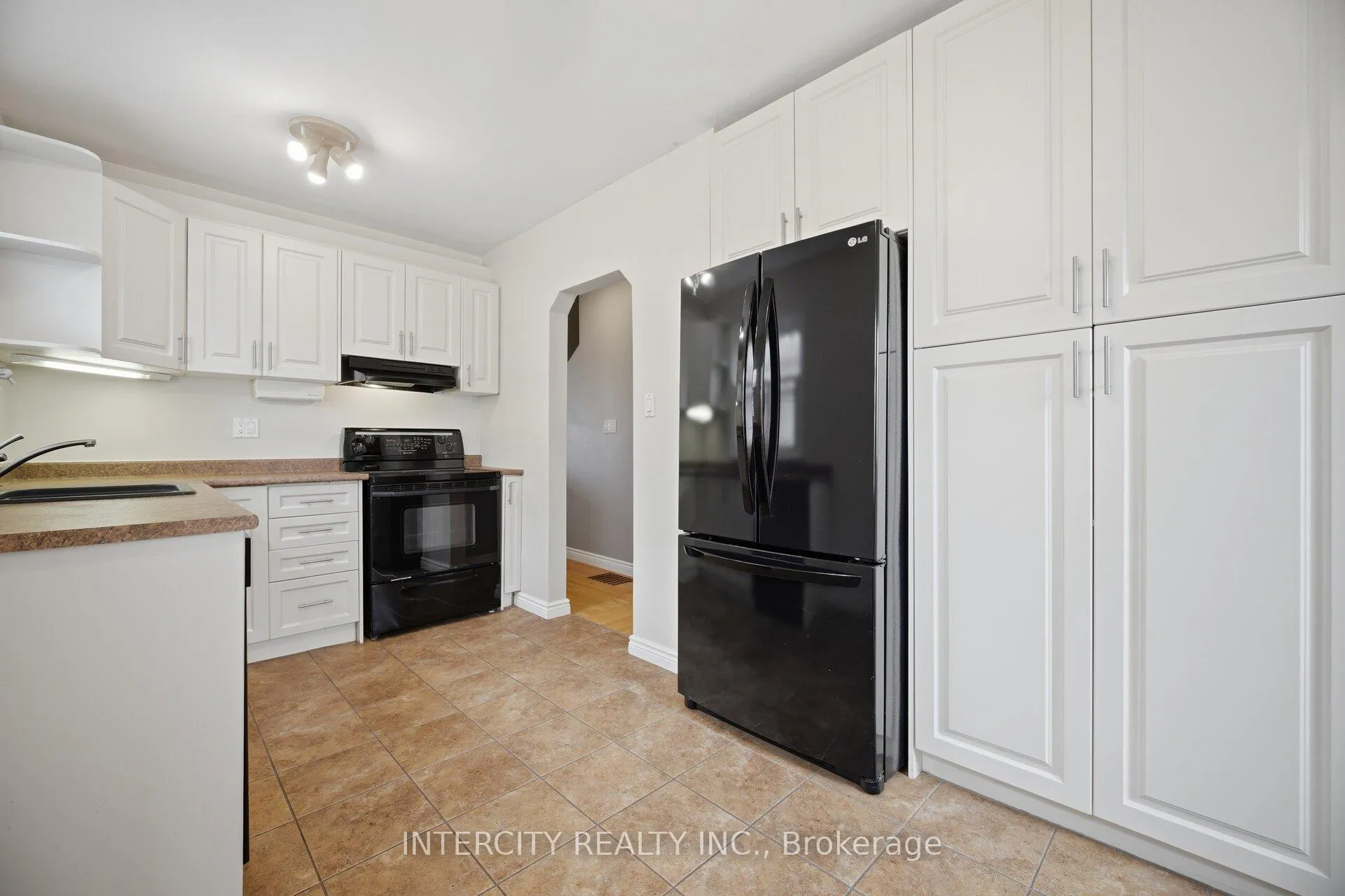 Photo 21 of 49 McCaul Street, Brampton, Brampton North — HOMEH